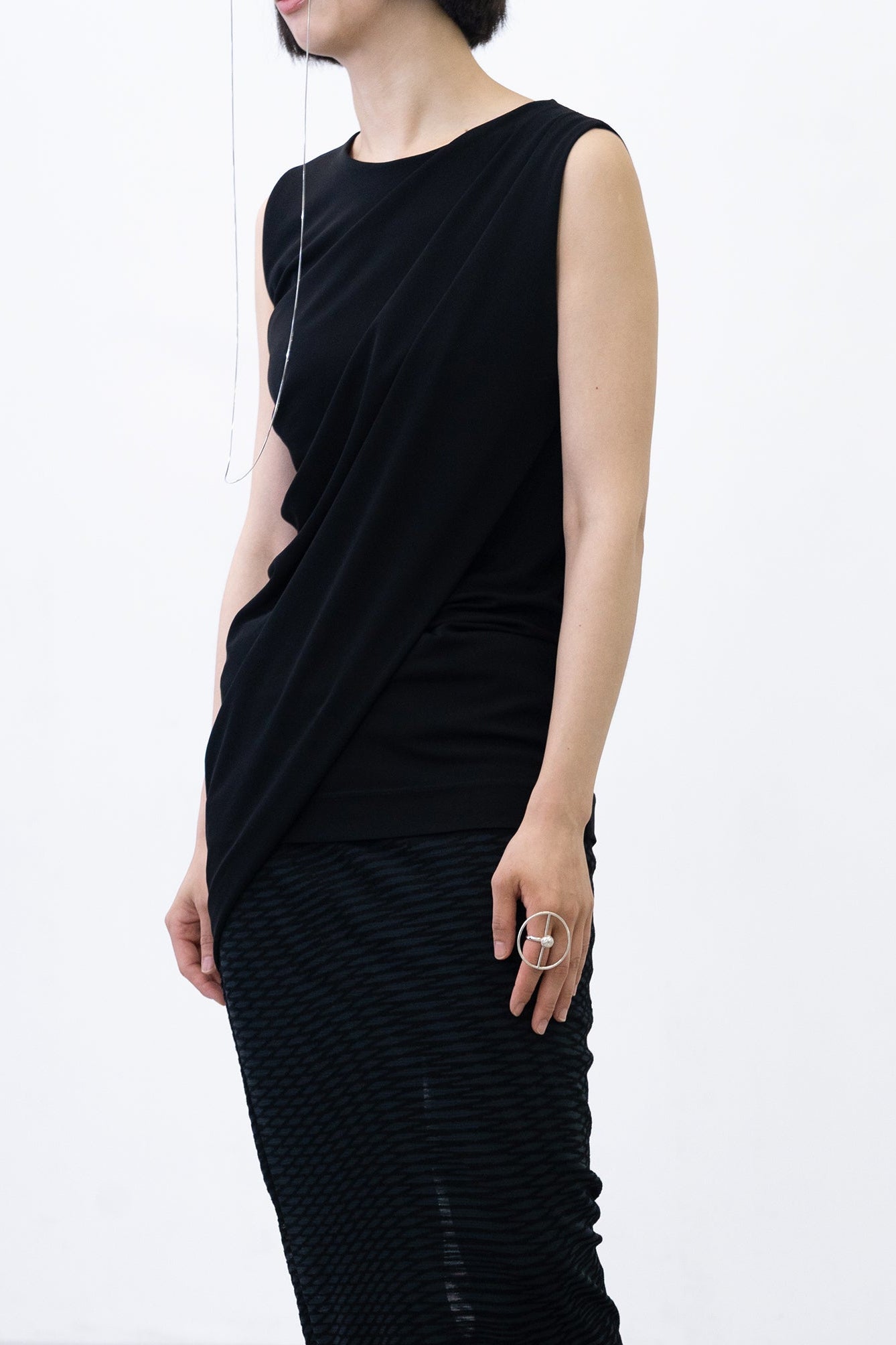 Equil Drape Robe / black