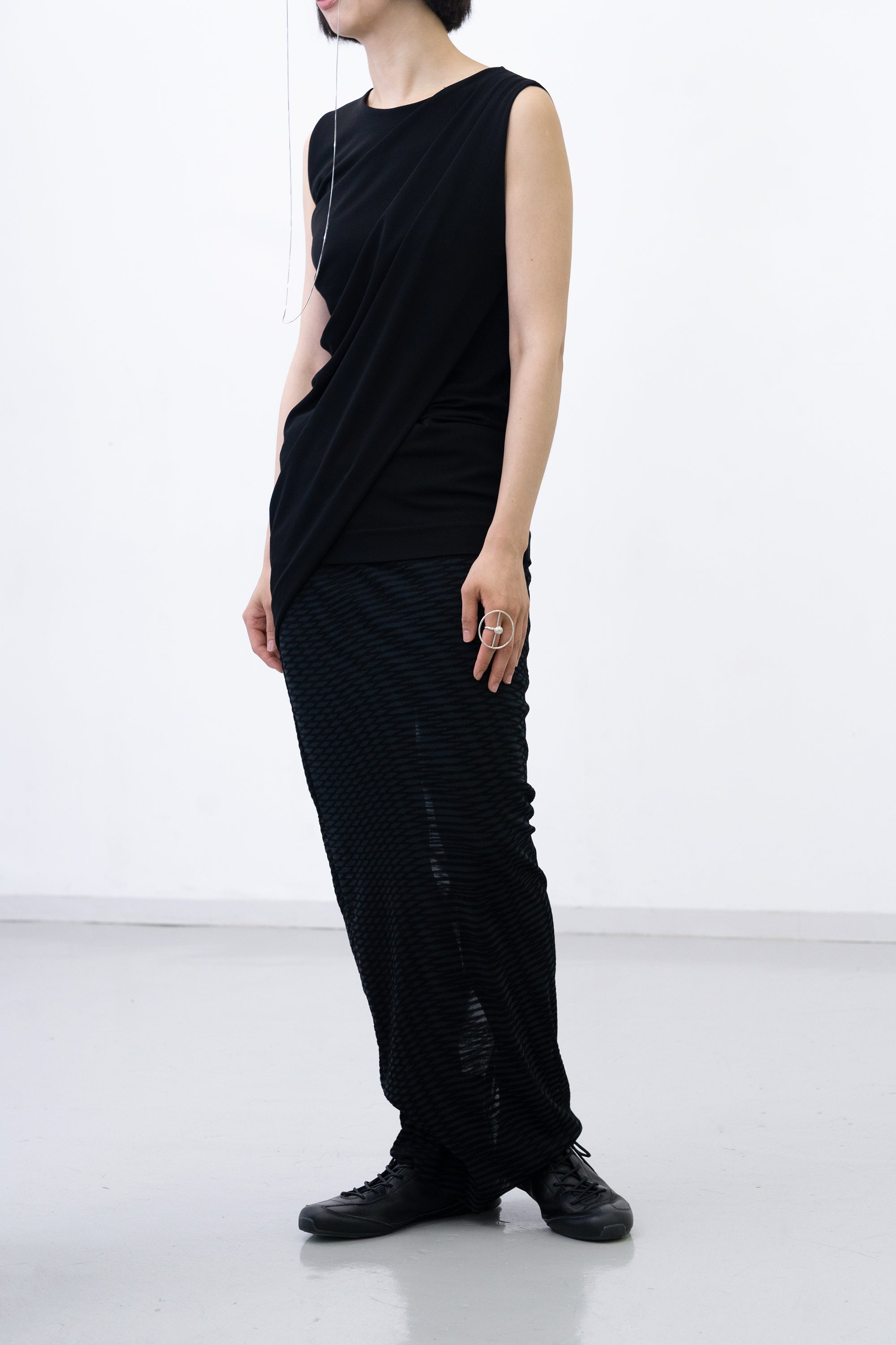 [PRE] Equil Drape Robe / black