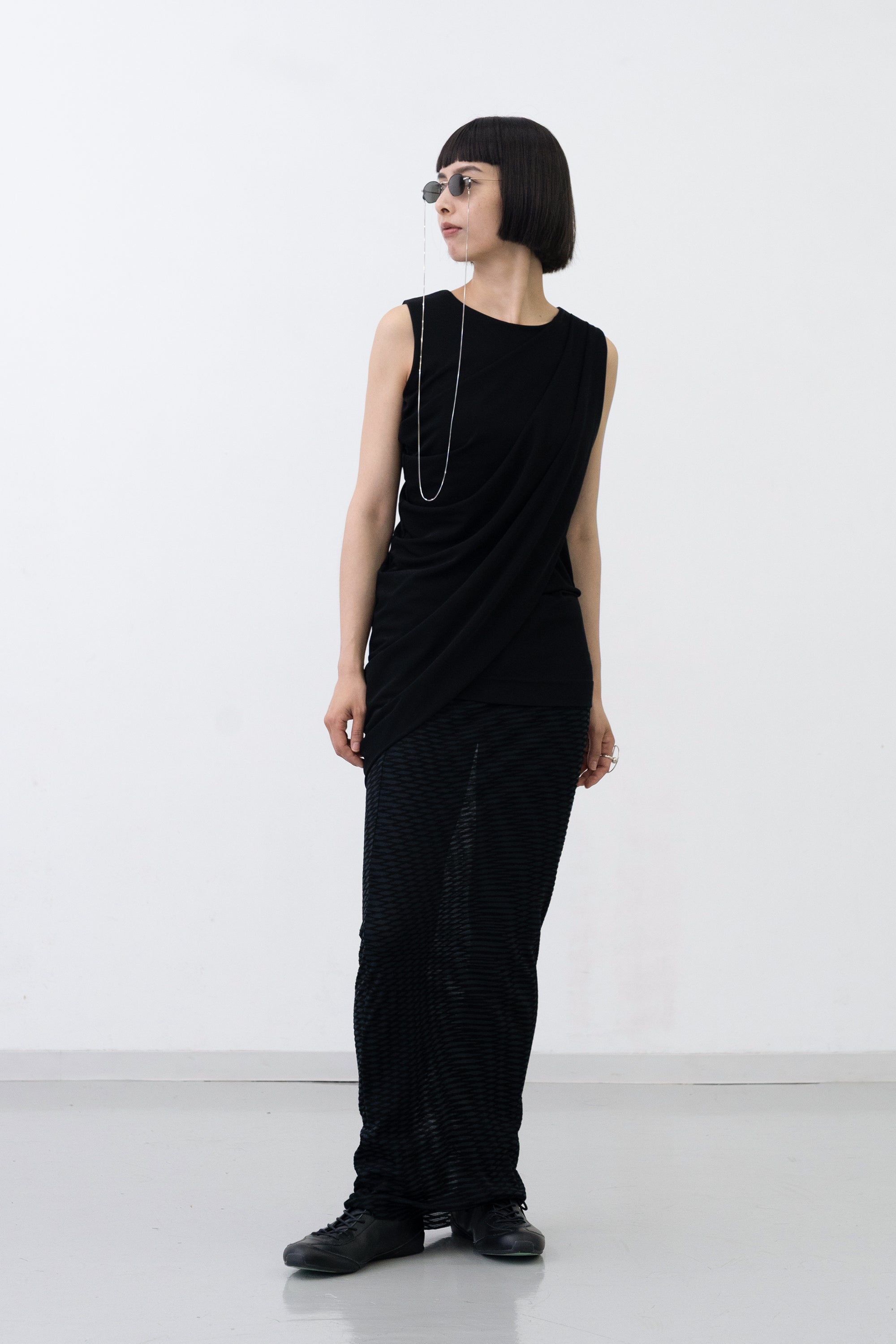 [PRE] Equil Drape Robe / black