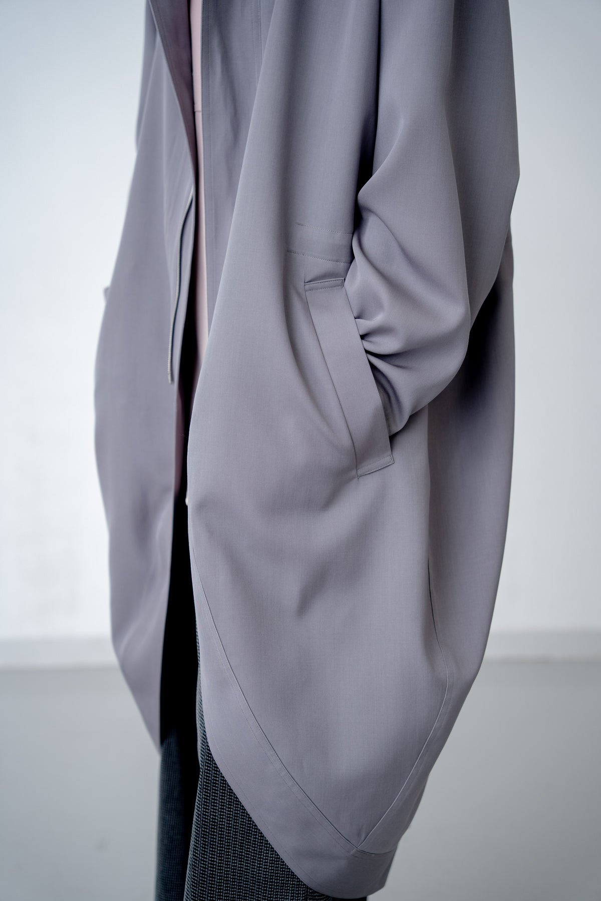 Disk Over Coat / charcoal