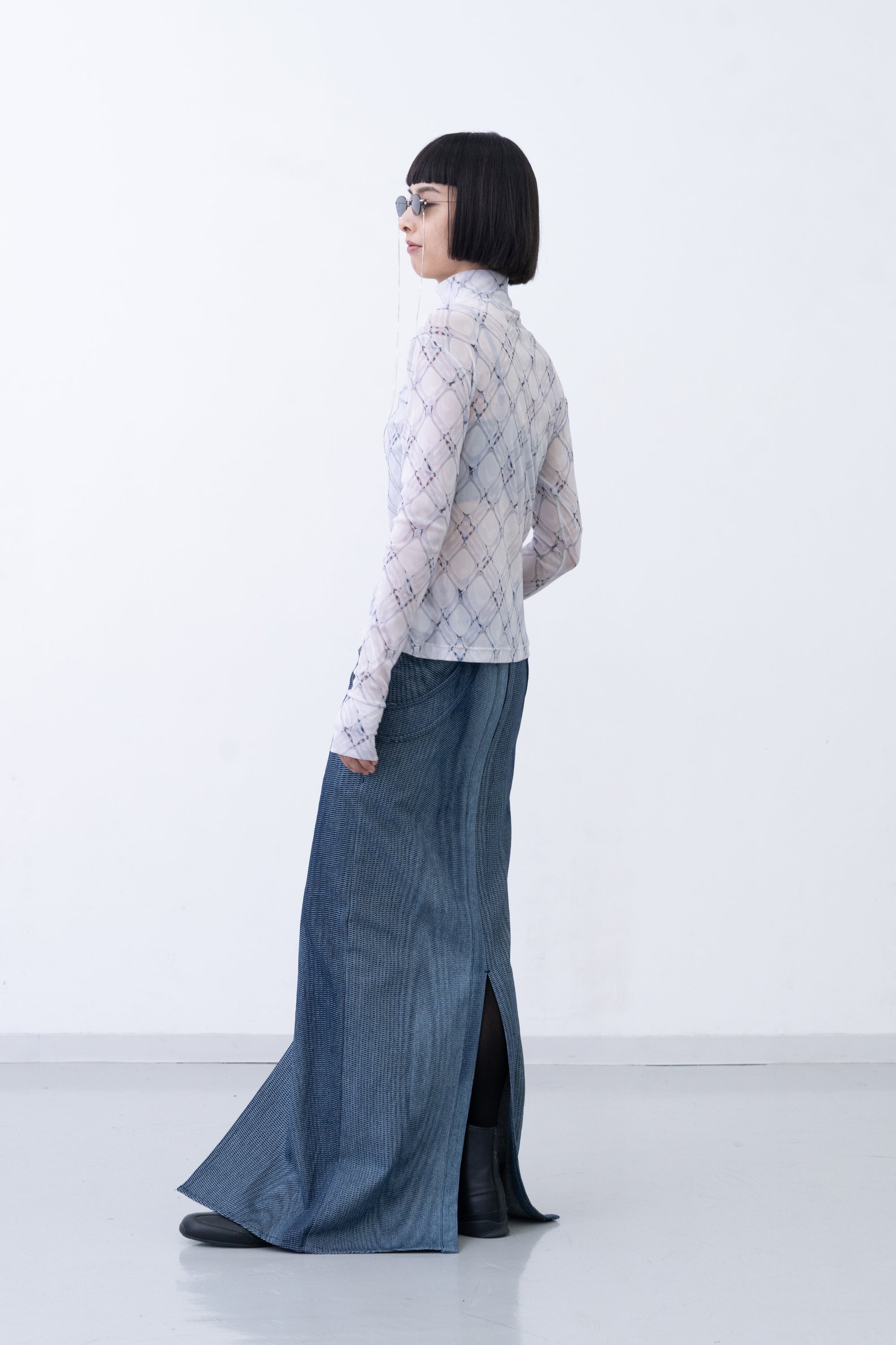 [PRE] Mirage Bleach Skirt / navy