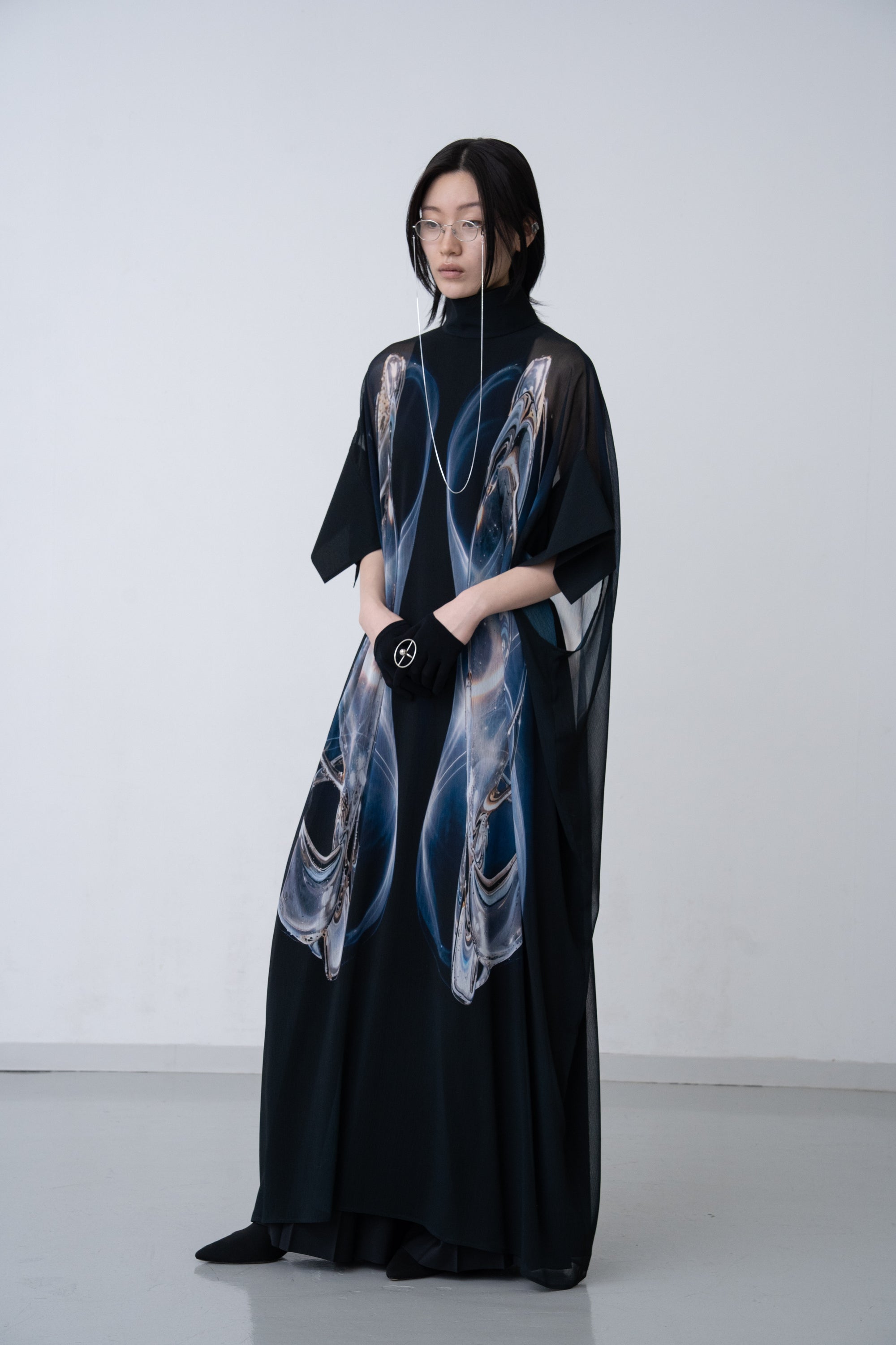 Sphere Sheer Robe / black