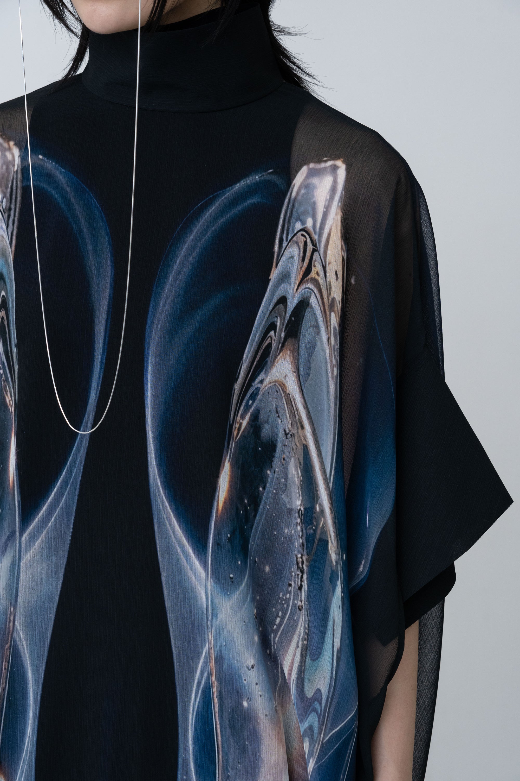 Sphere Sheer Robe / black