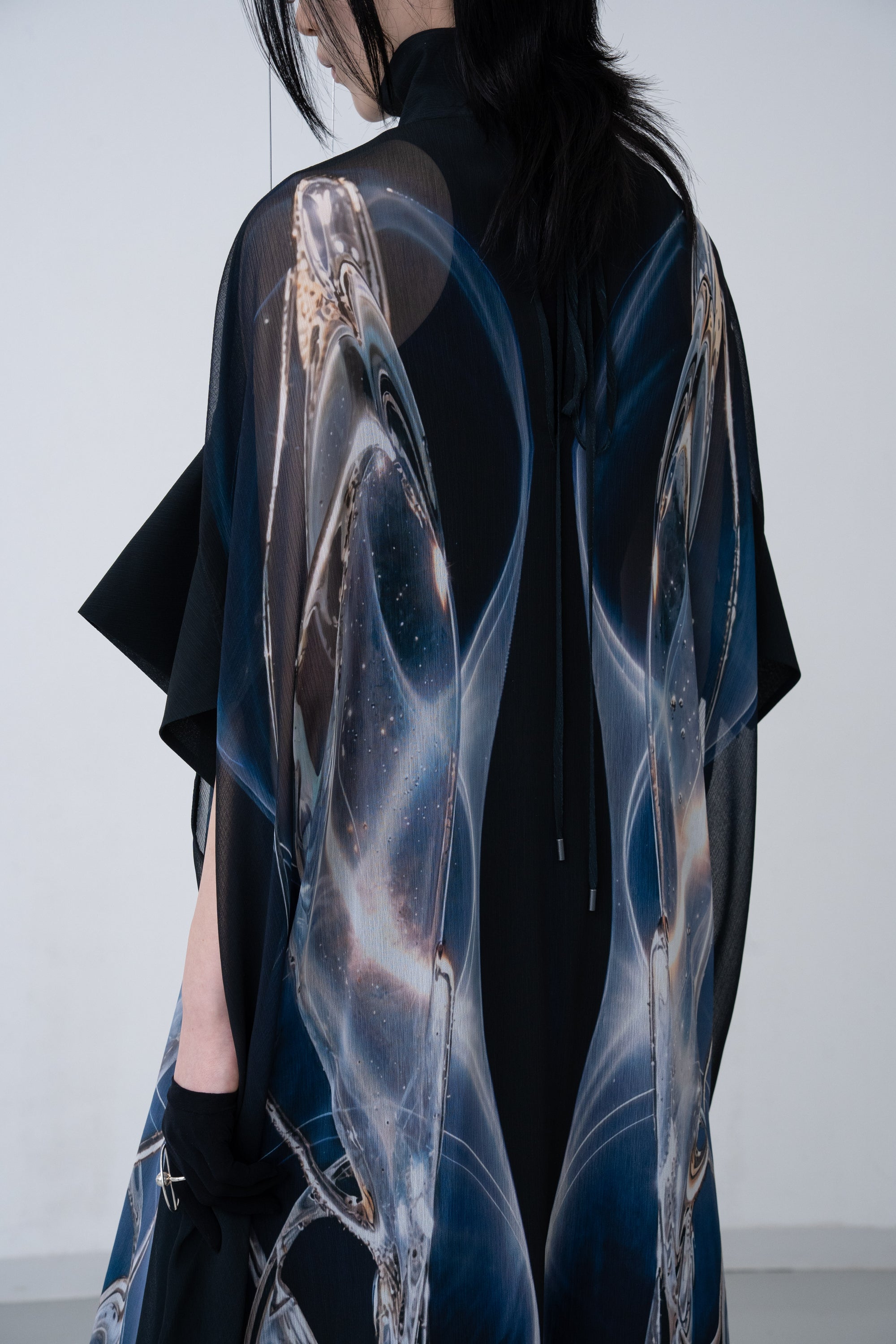 Sphere Sheer Robe / black