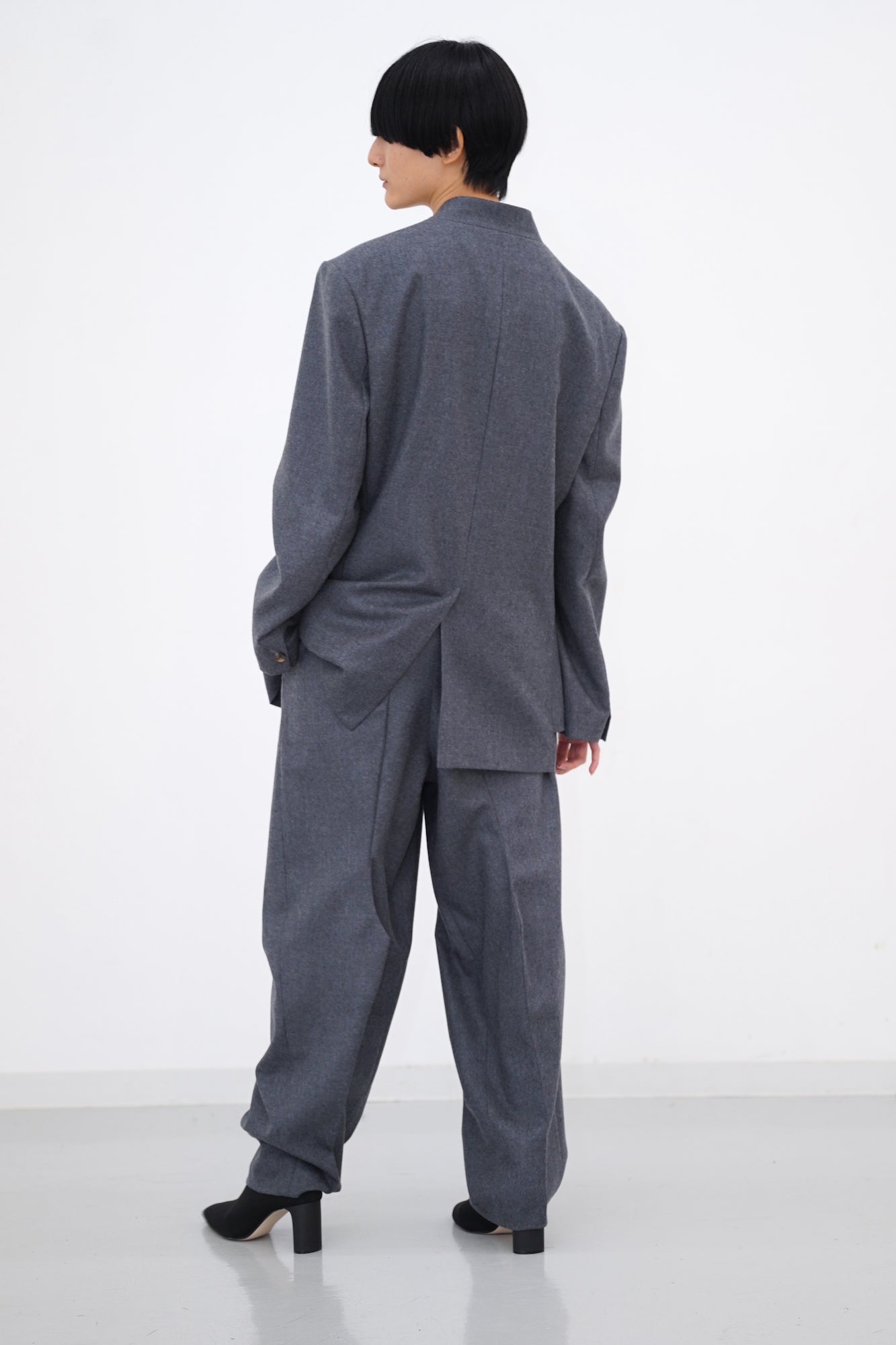 Hock Shape Trousers / grey – HATRA OFFICIAL