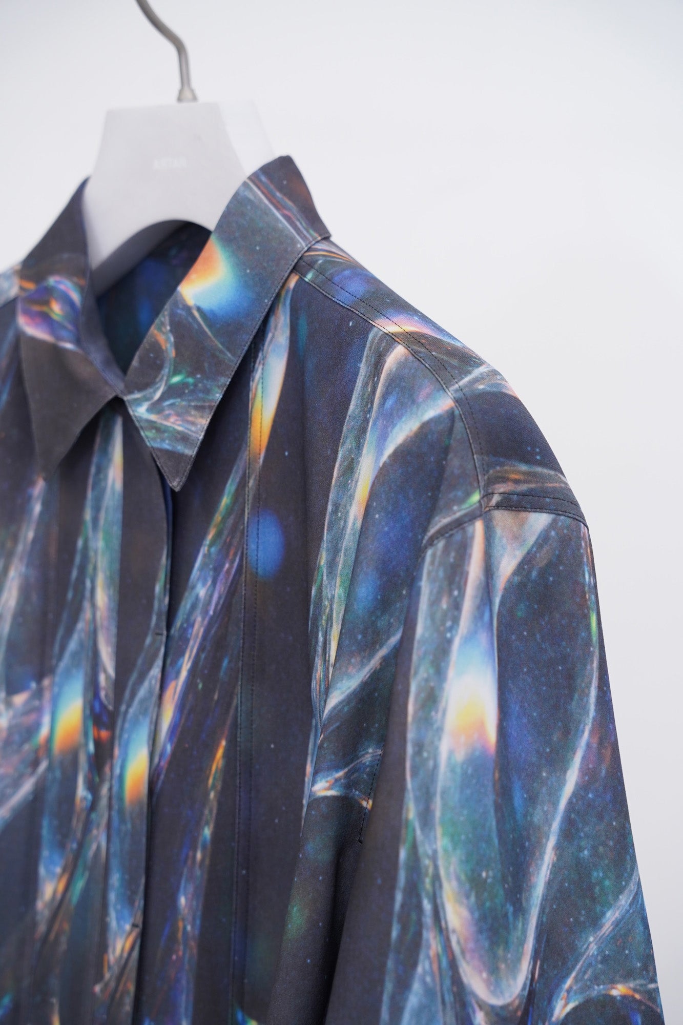 [PRE] Tri Front Shirt Oyster / deep