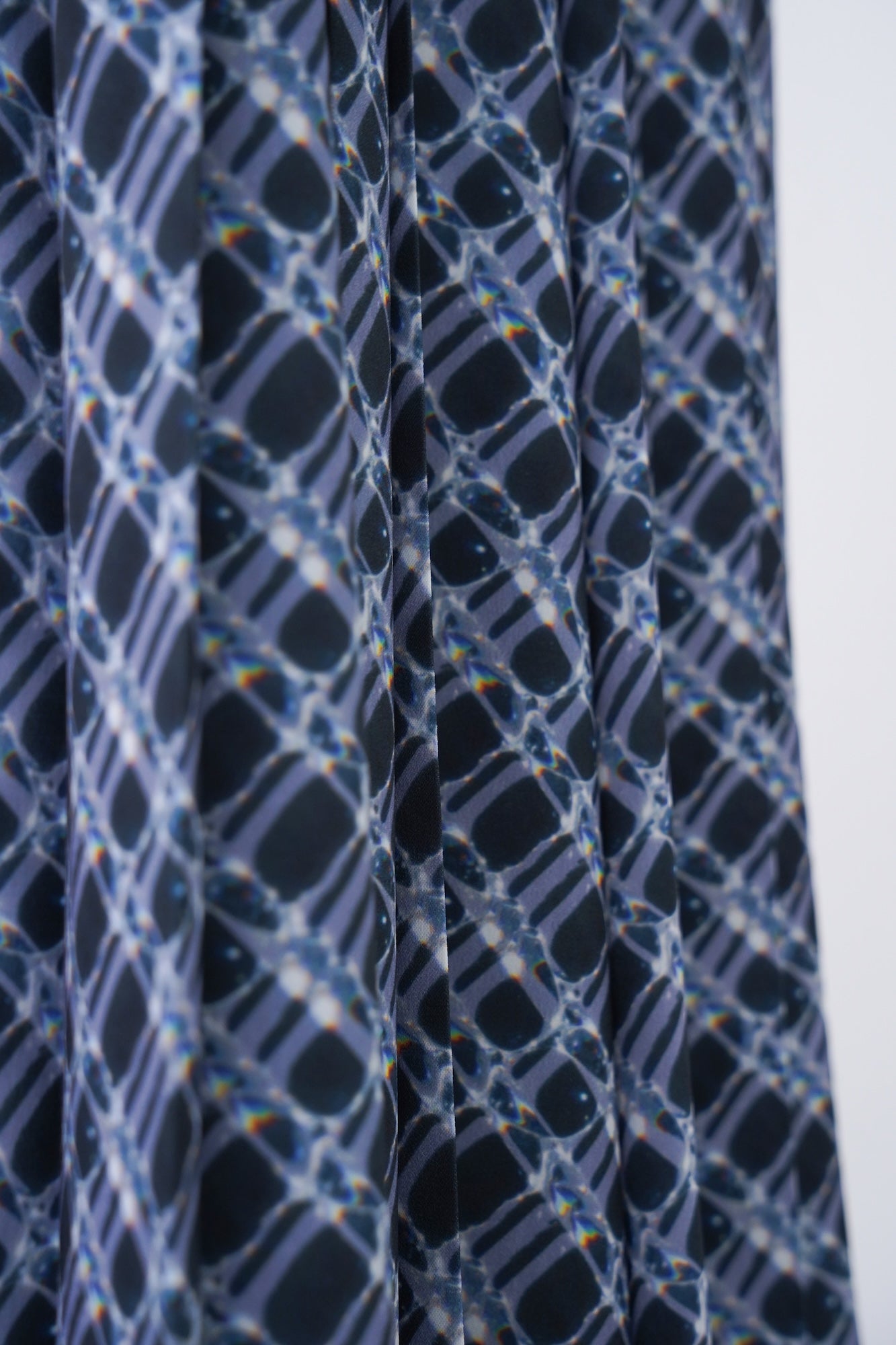 [PRE] Hak Pleats Pants Lattice / charcoal