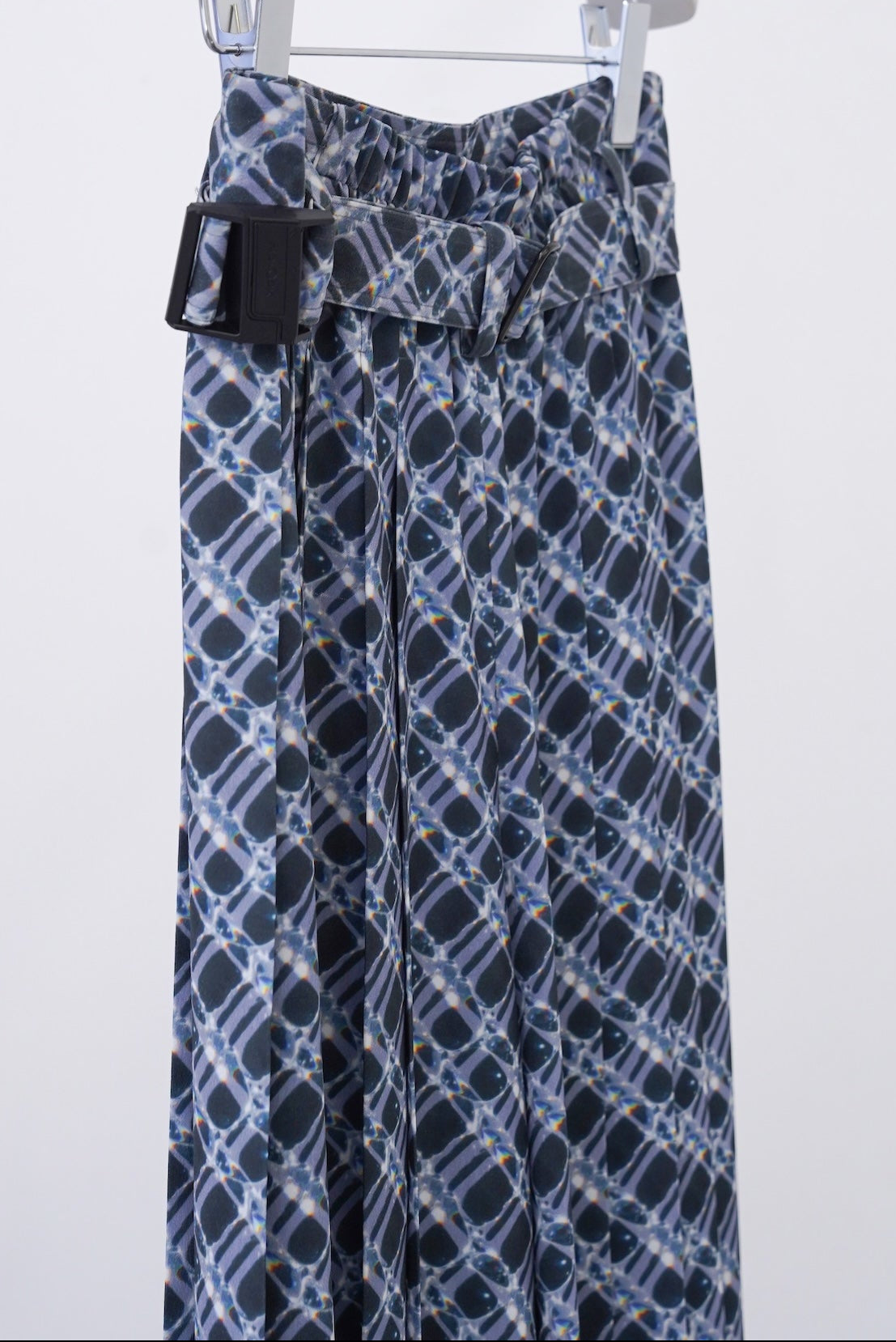 Hak Pleats Pants Lattice / charcoal