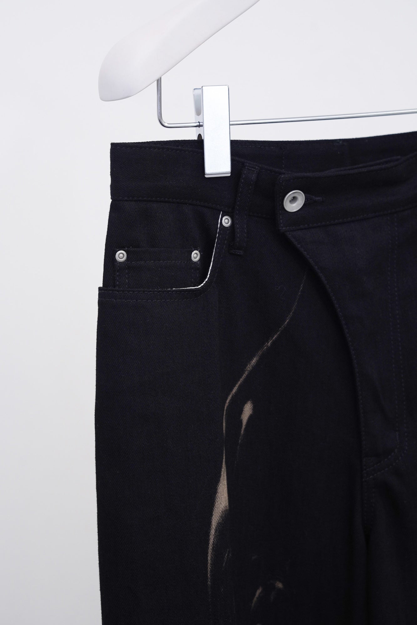 [PRE] Refract Bleach Denim / black