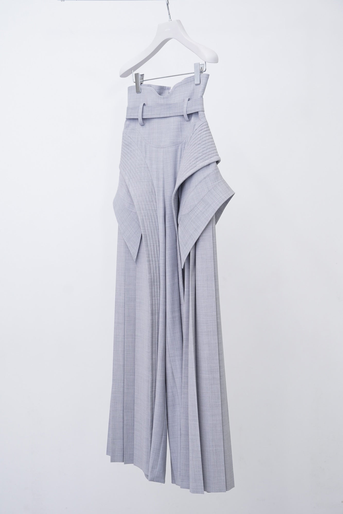 [PRE] Atlantis Pleats Trousers / grey