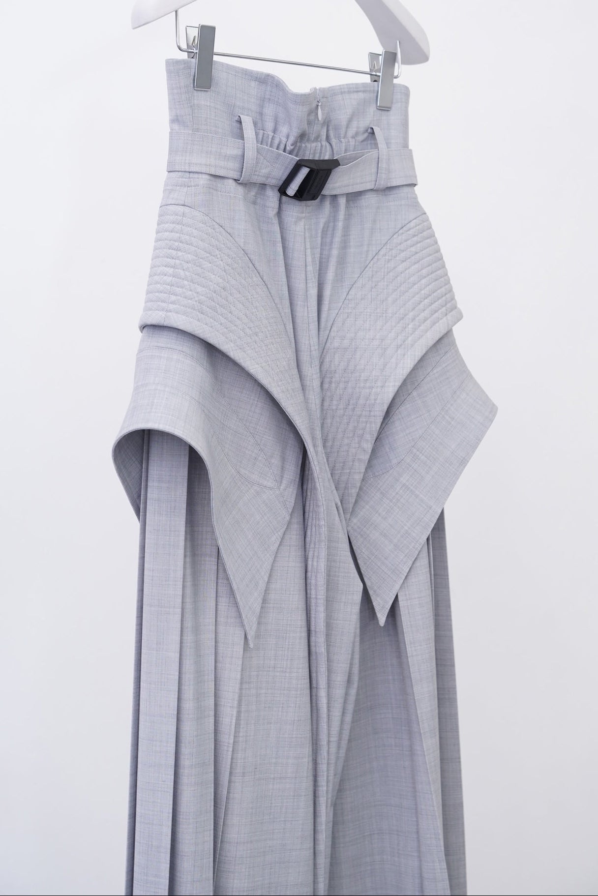 Atlantis Pleats Trousers / grey