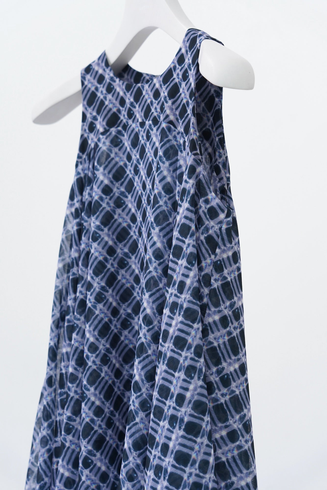 [PRE] Lattice Skyfish Robe / charcoal