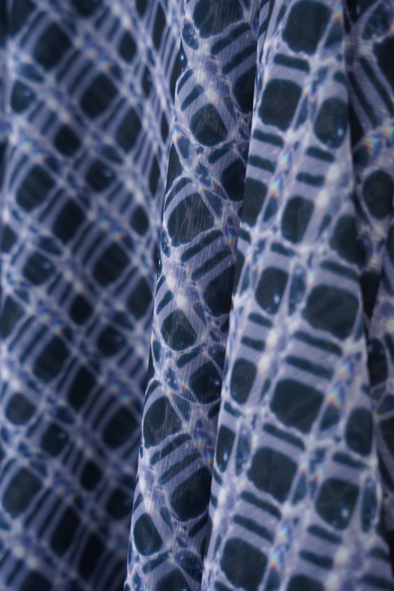 [PRE] Lattice Skyfish Robe / charcoal