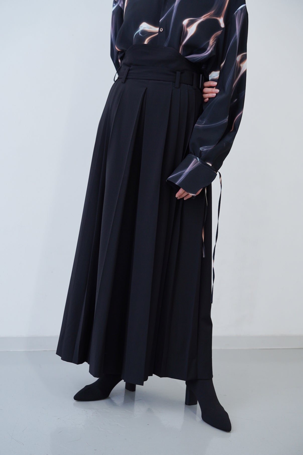 Hak Pleats Pants / black