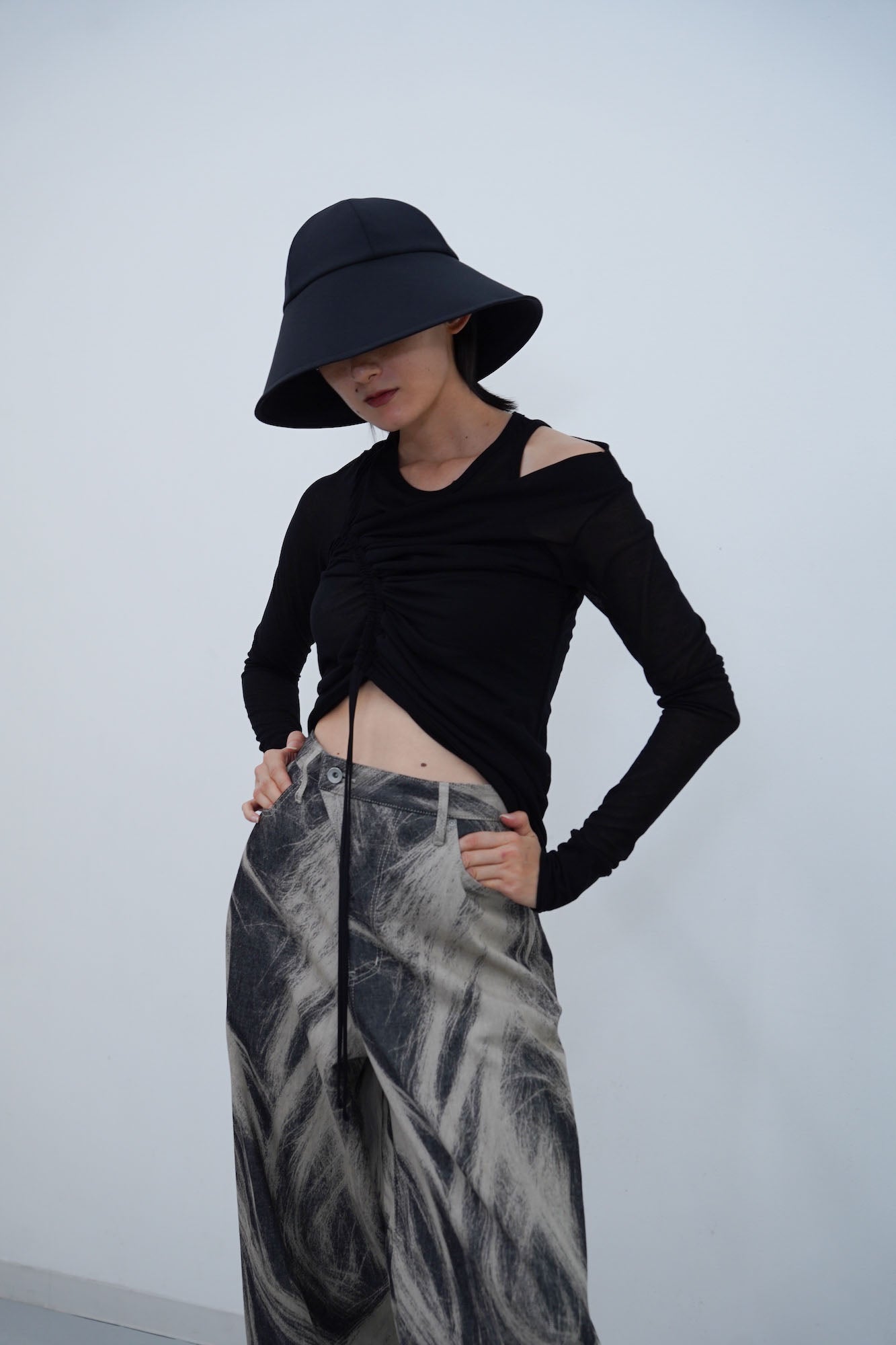 Poil Bleach Denim / black – HATRA OFFICIAL