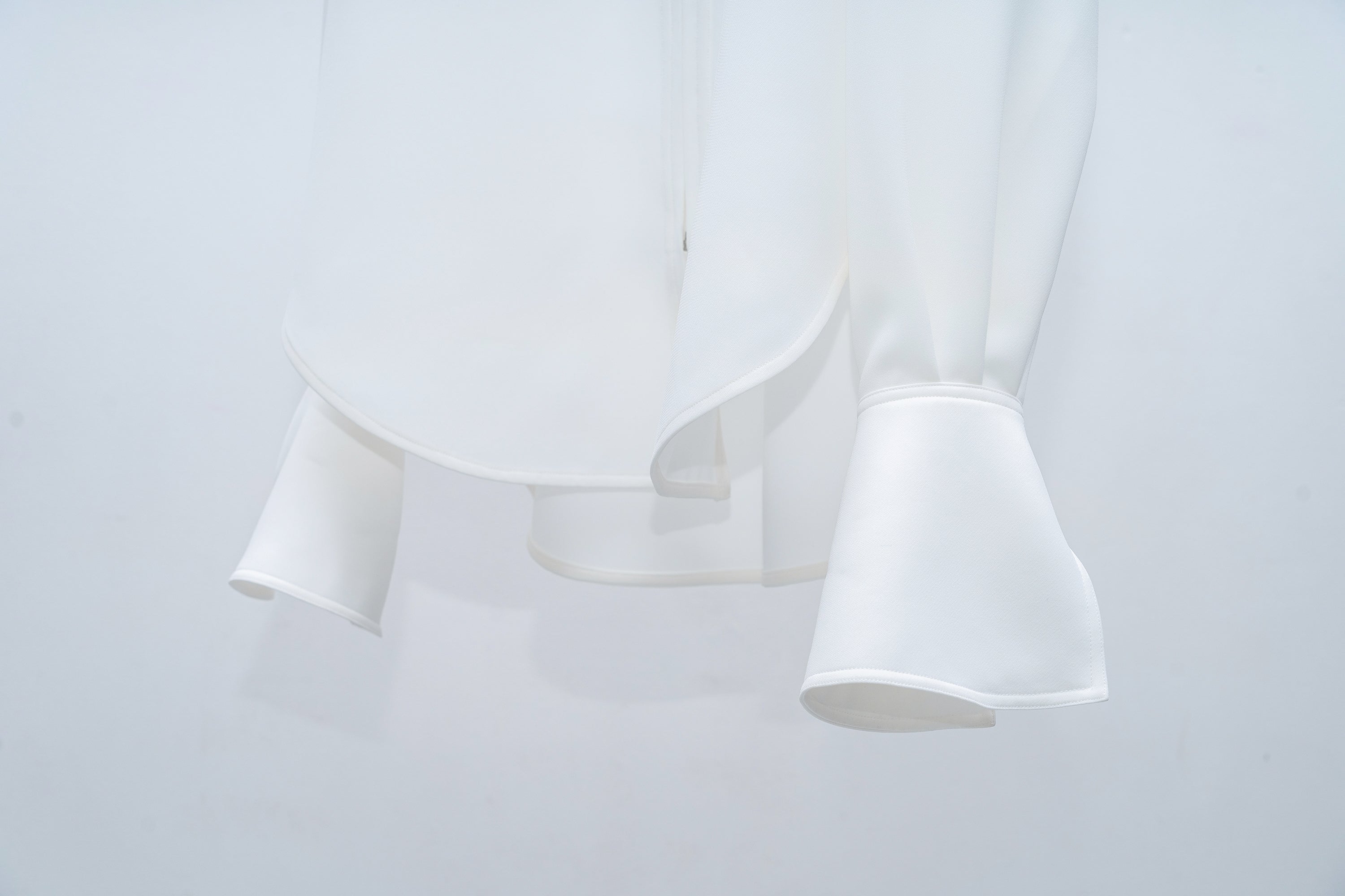 【再値下げ】OHGA FRILL short sleeves (White) OHGA FRILL short sleeves (White)
