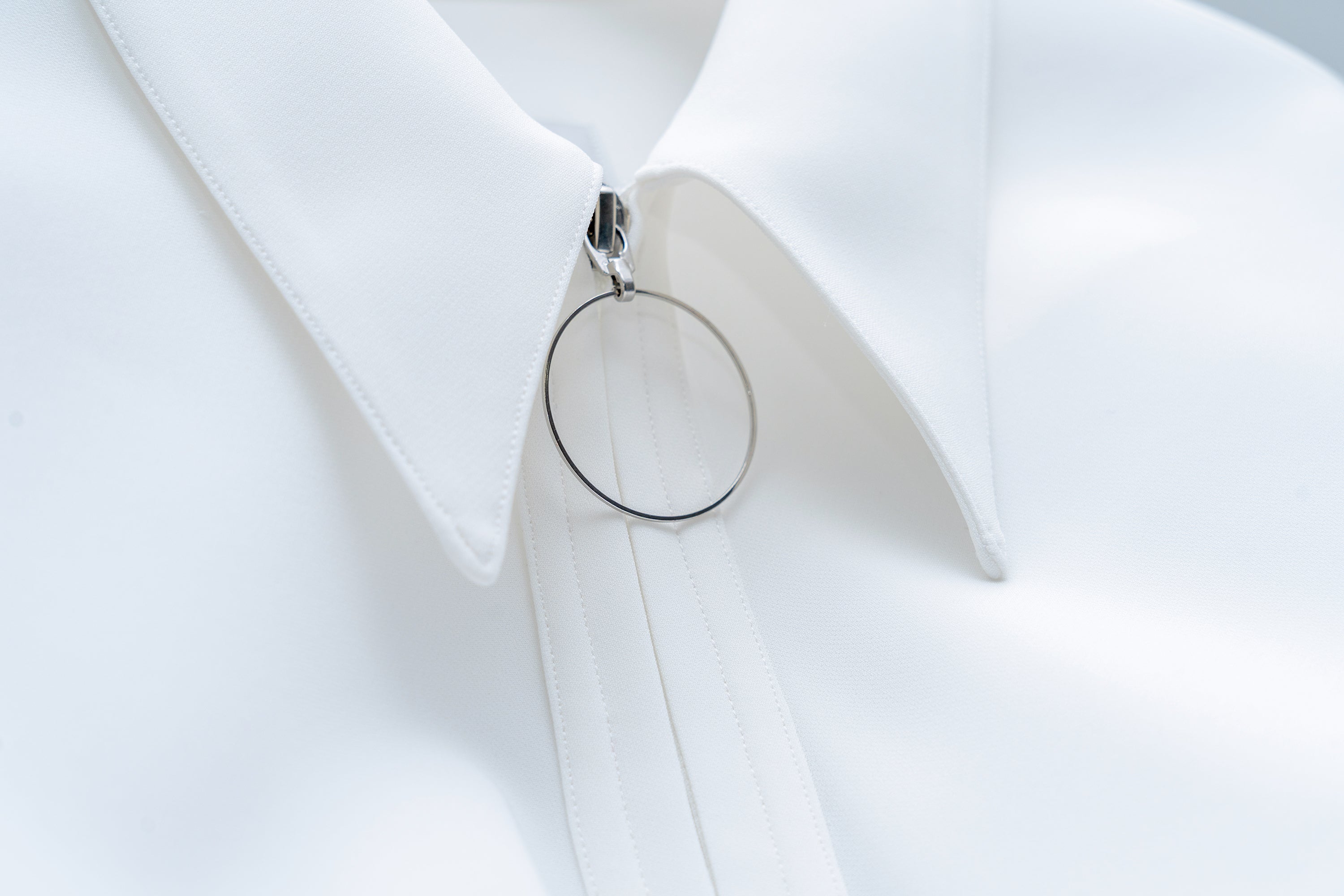 O Blouse / white – HATRA OFFICIAL
