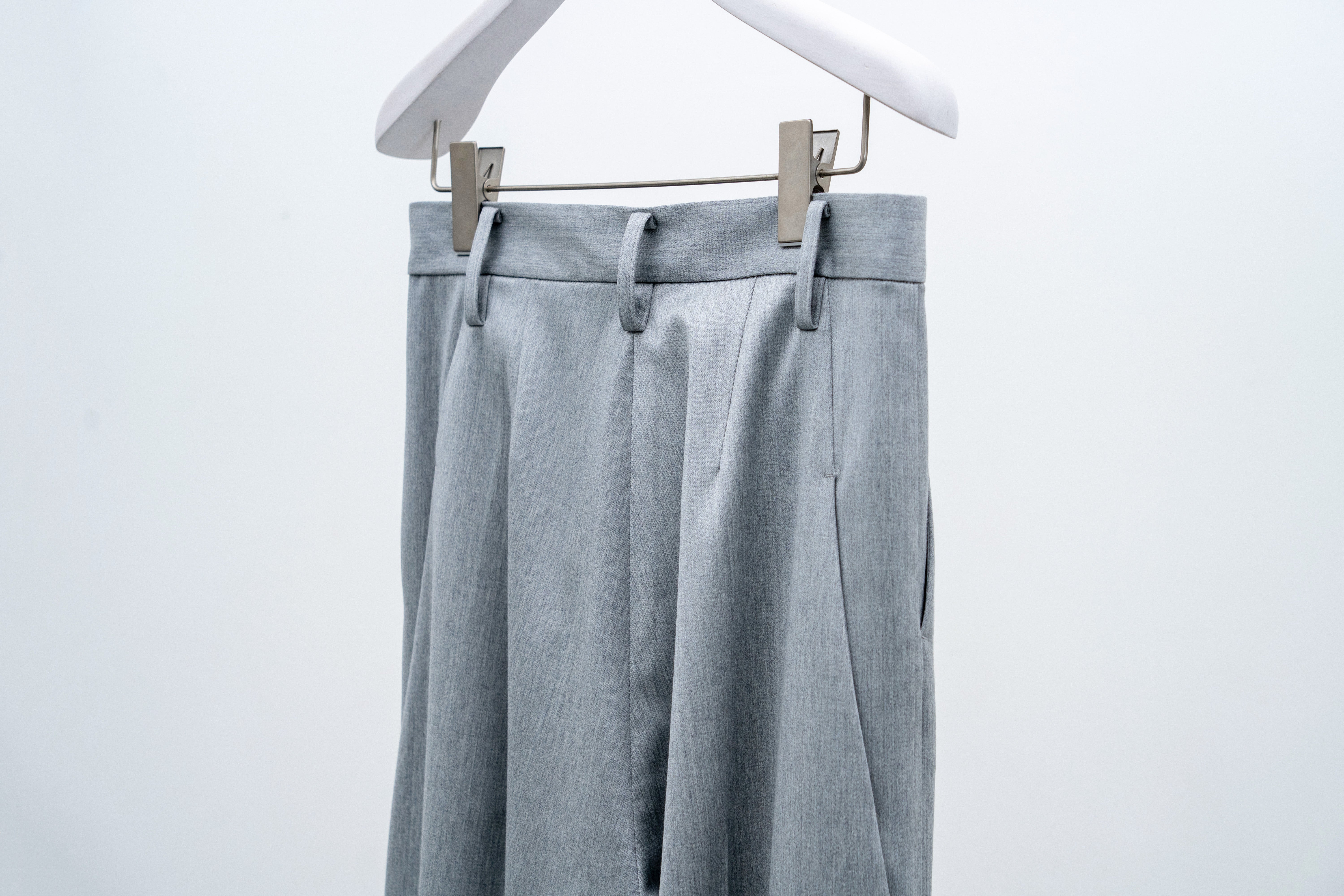 HATRA 24SSハカマプリーツパンツ [グレー]✴︎値下げ中 Layhak Trousers / grey – HATRA OFFICIAL