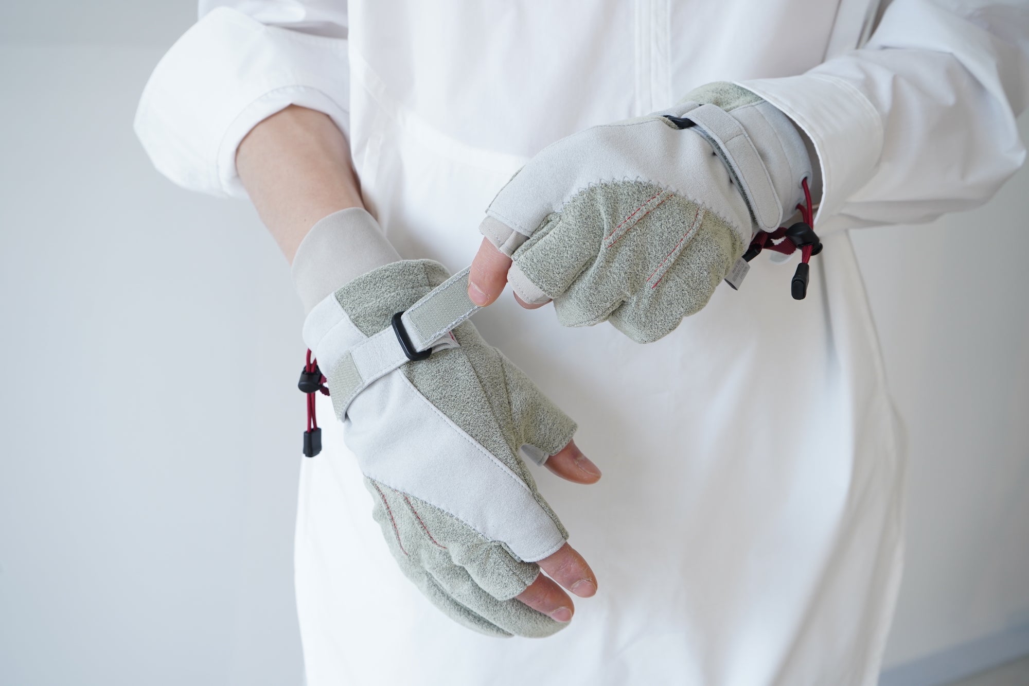 Study Gloves / grey