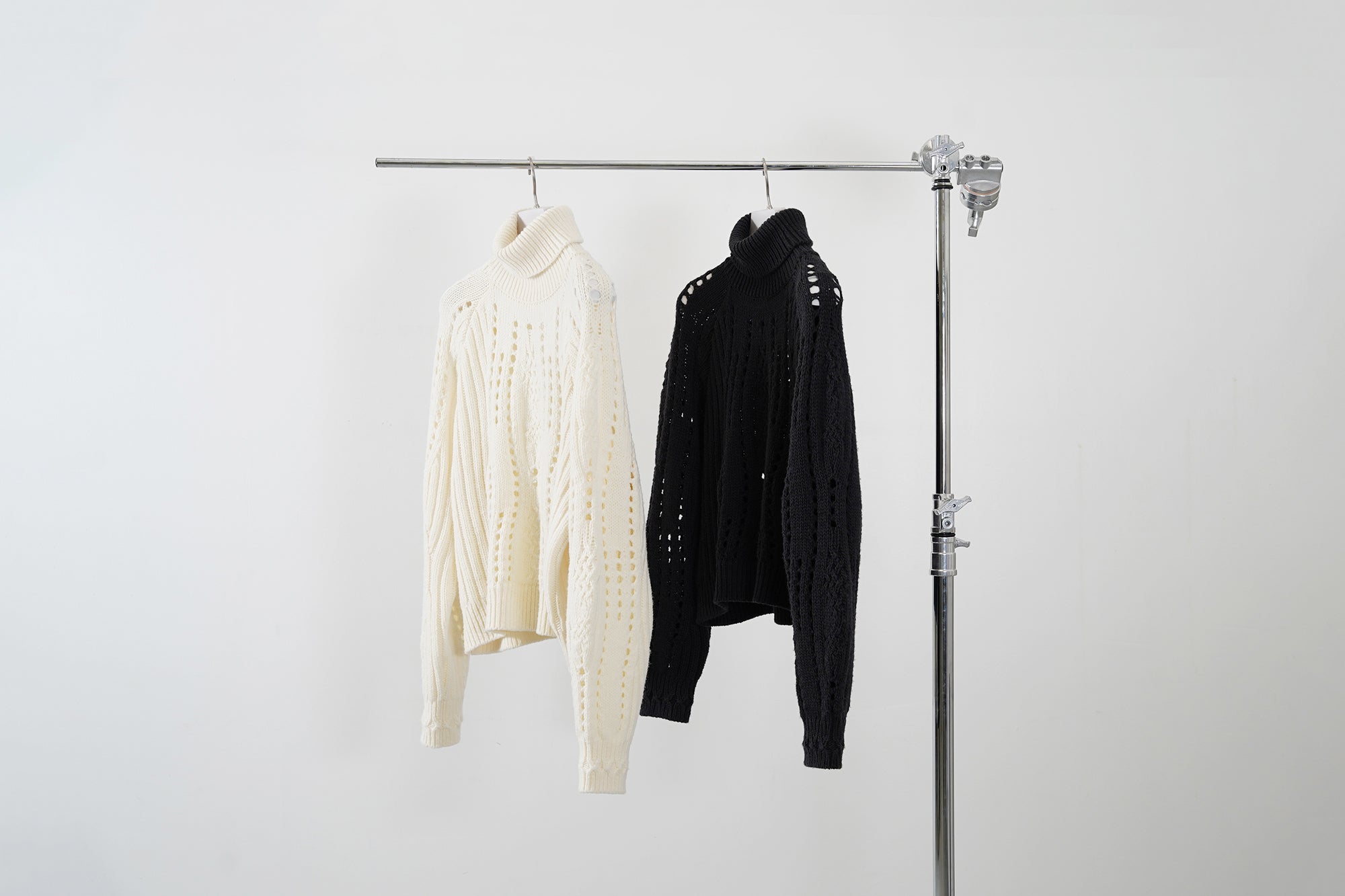 Allele Cable Sweater / ivory