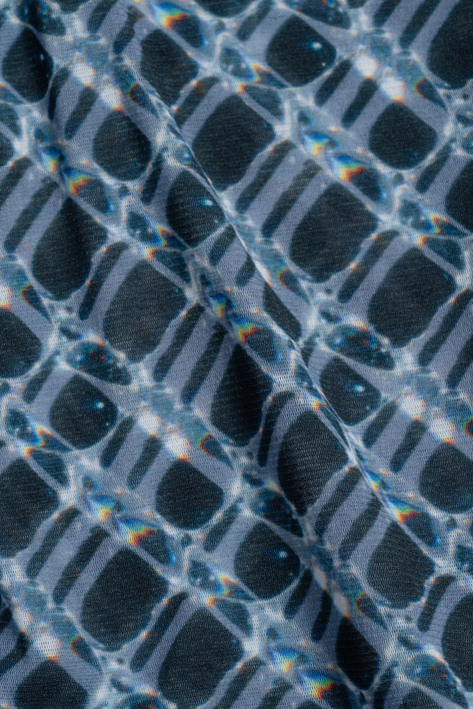 Hi Lattice / charcoal