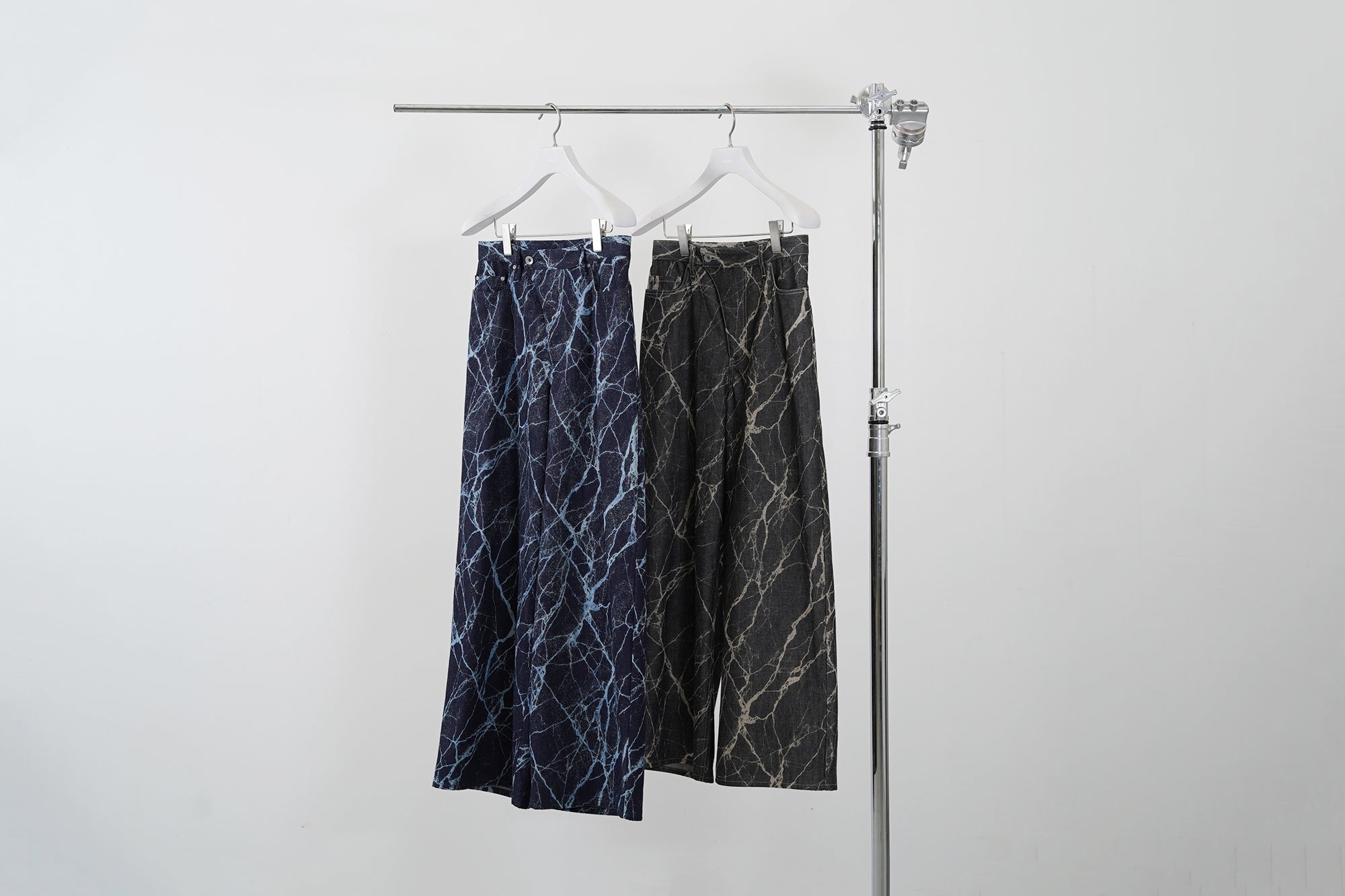 Atlas Bleach Denim / navy – HATRA OFFICIAL