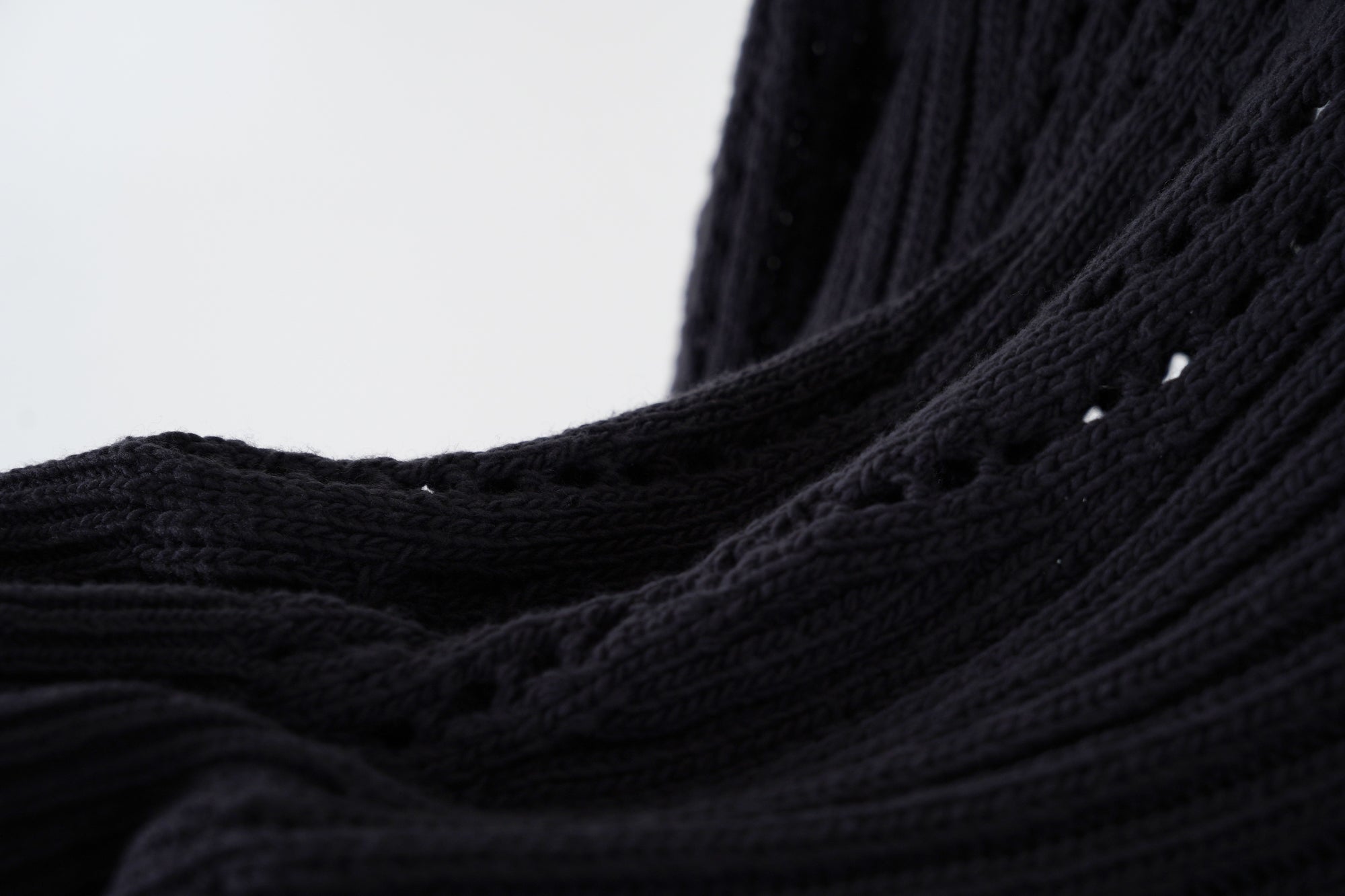 Allele Cable Sweater / charcoal