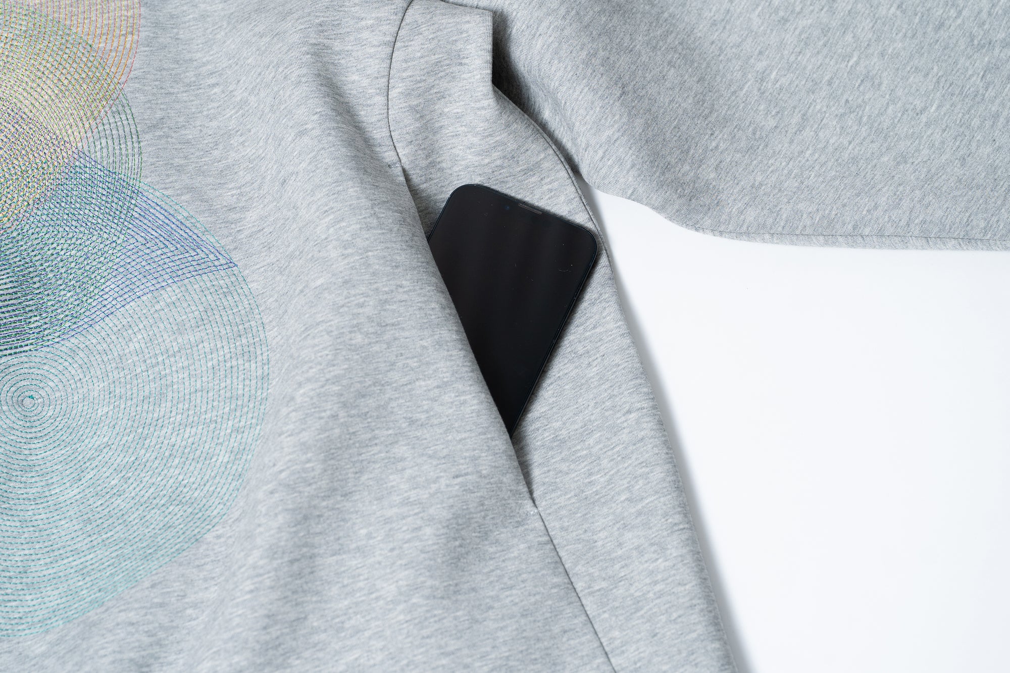 Echo Embroidery Hoodie / grey