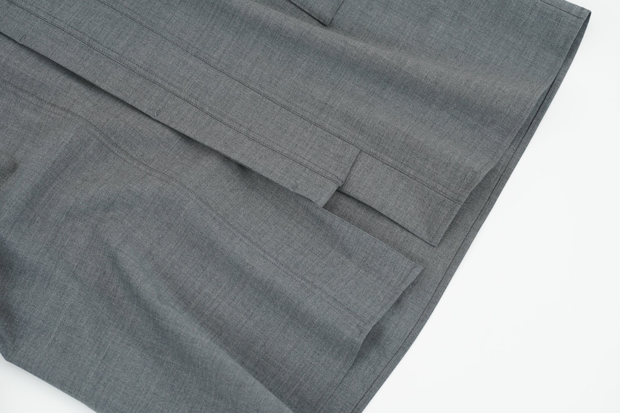 [PRE] Tri Front Shirt / grey