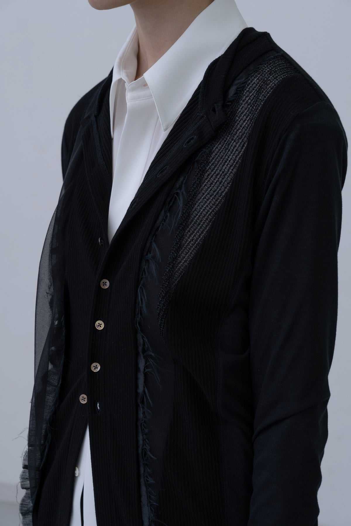 [PRE] Shapeshift Cardigan / black