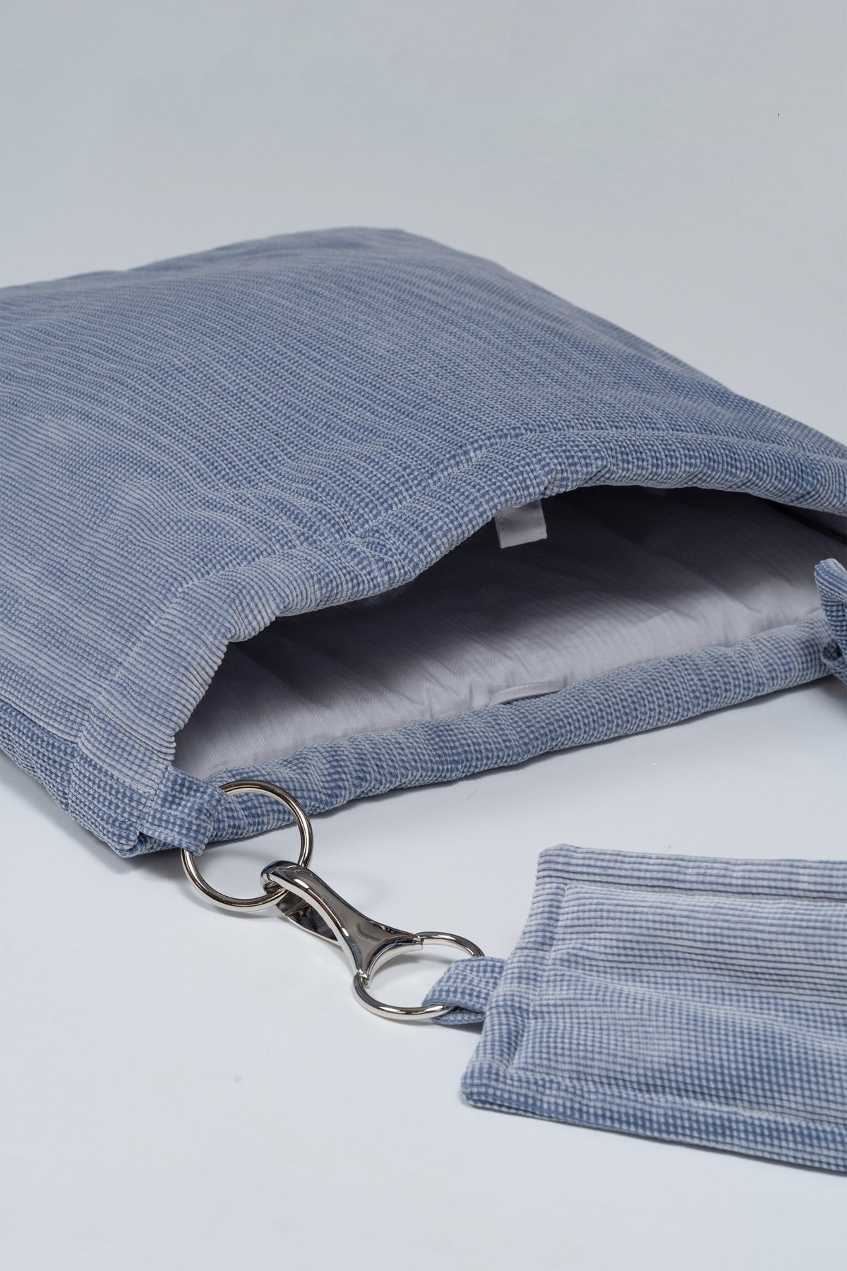 Mirage Corduroy Tote / ice