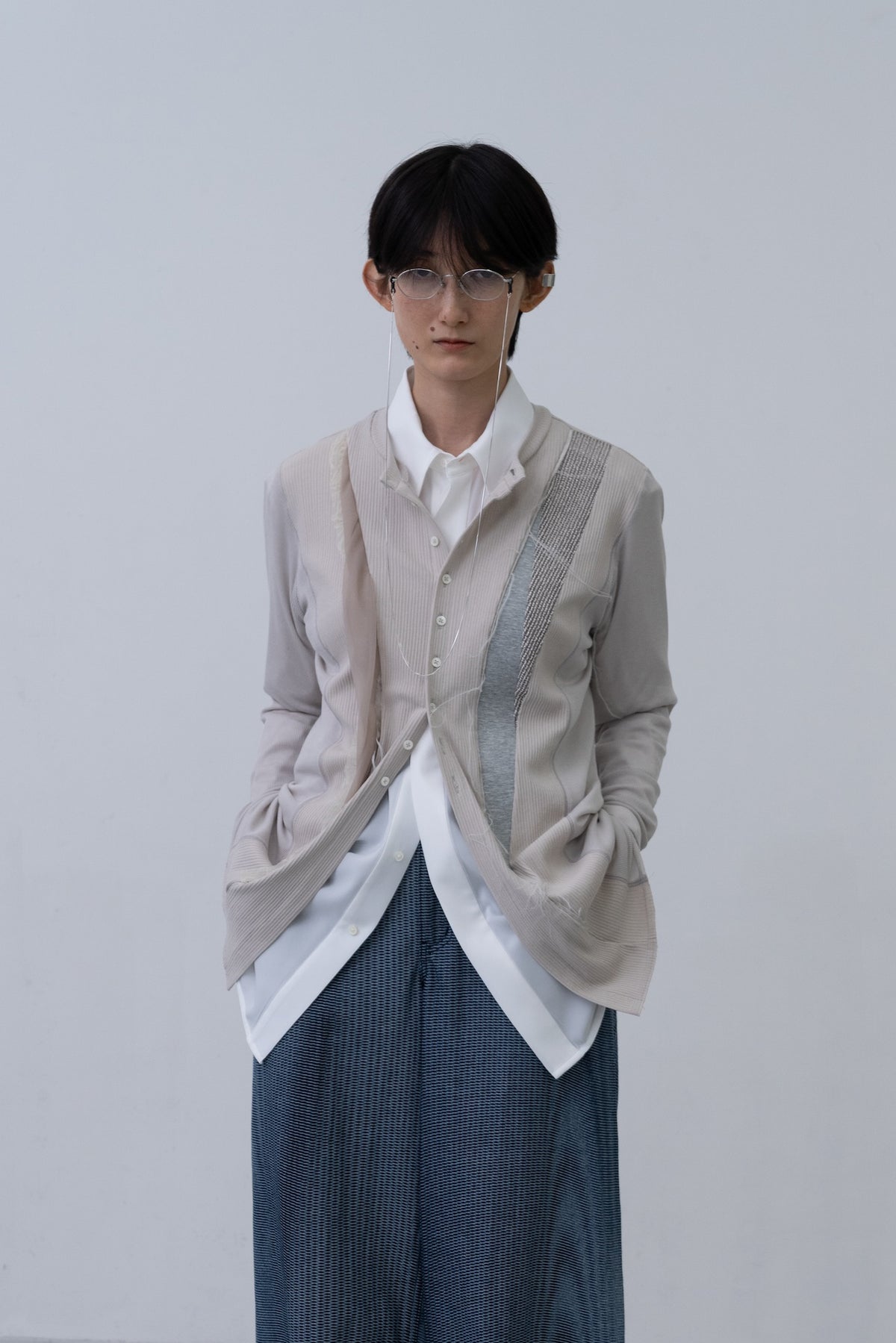 [PRE] Shapeshift Cardigan / grey-m