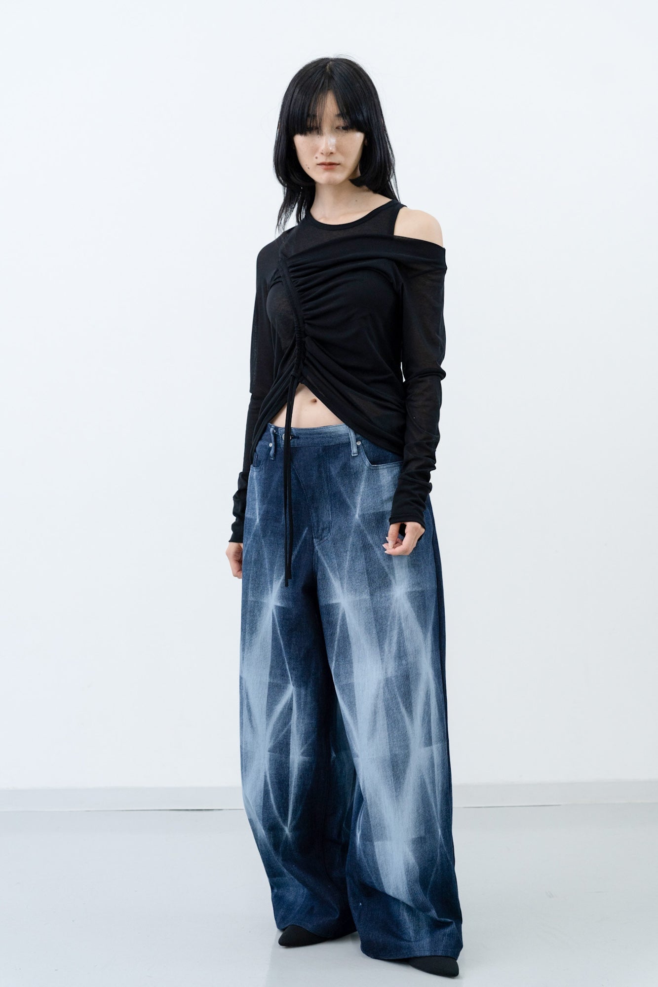 [PRE] Equil Tank / black
