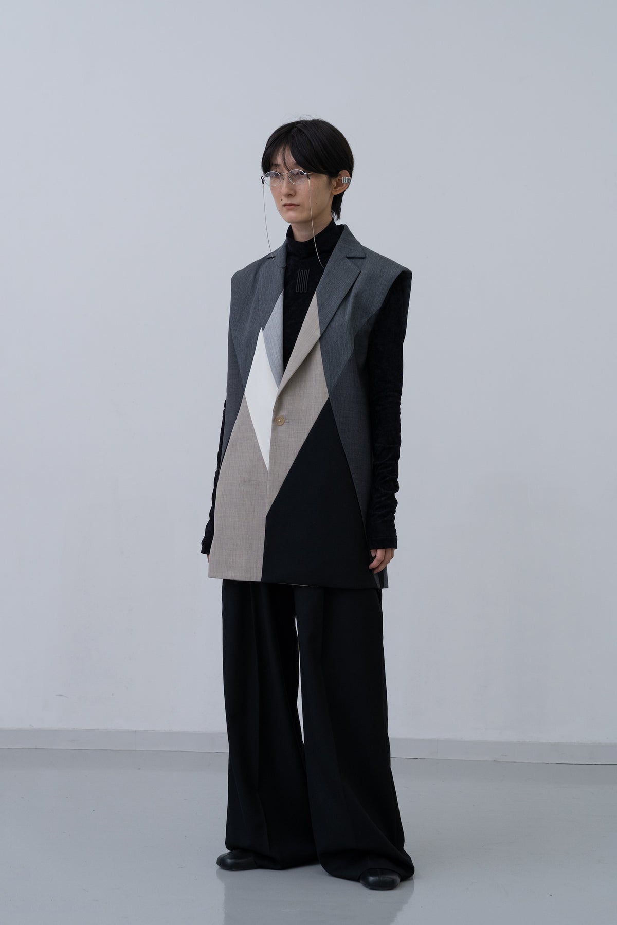 [PRE] Winker Sleeveless Jacket / black-m