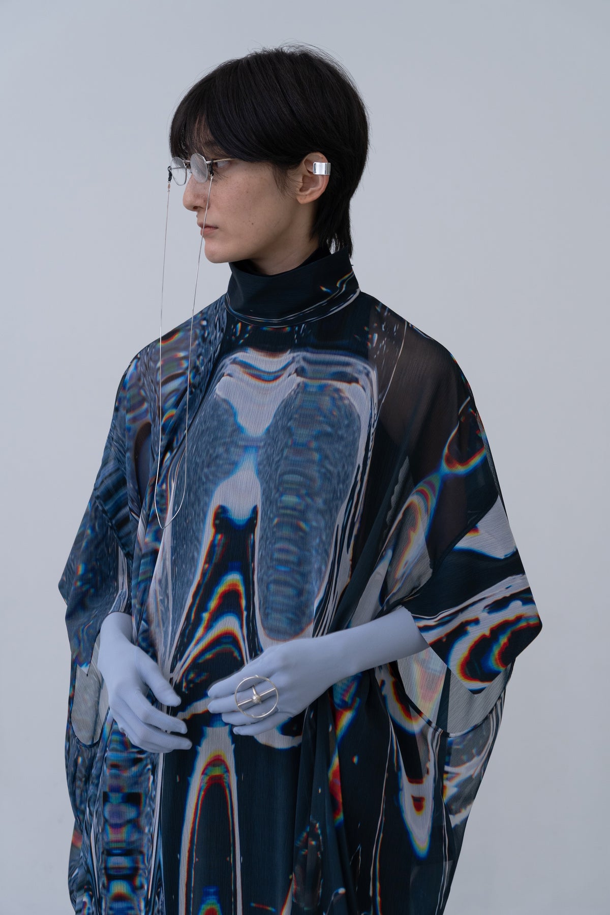 [PRE] Phenomenal Sheer Robe / oil-black
