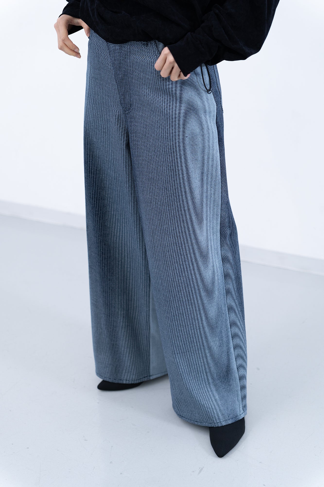 Mirage Bleach Denim / navy – HATRA OFFICIAL