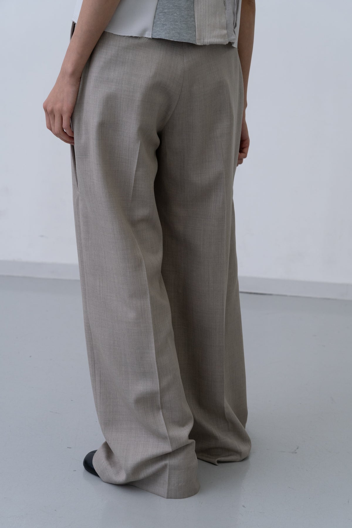 [PRE] Layhak Sway Trousers / beige