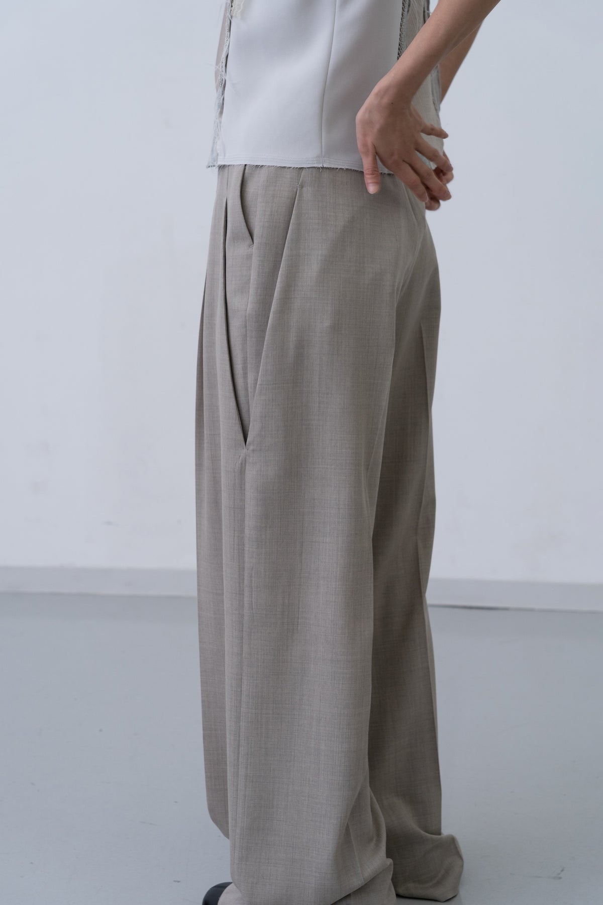 [PRE] Layhak Sway Trousers / beige