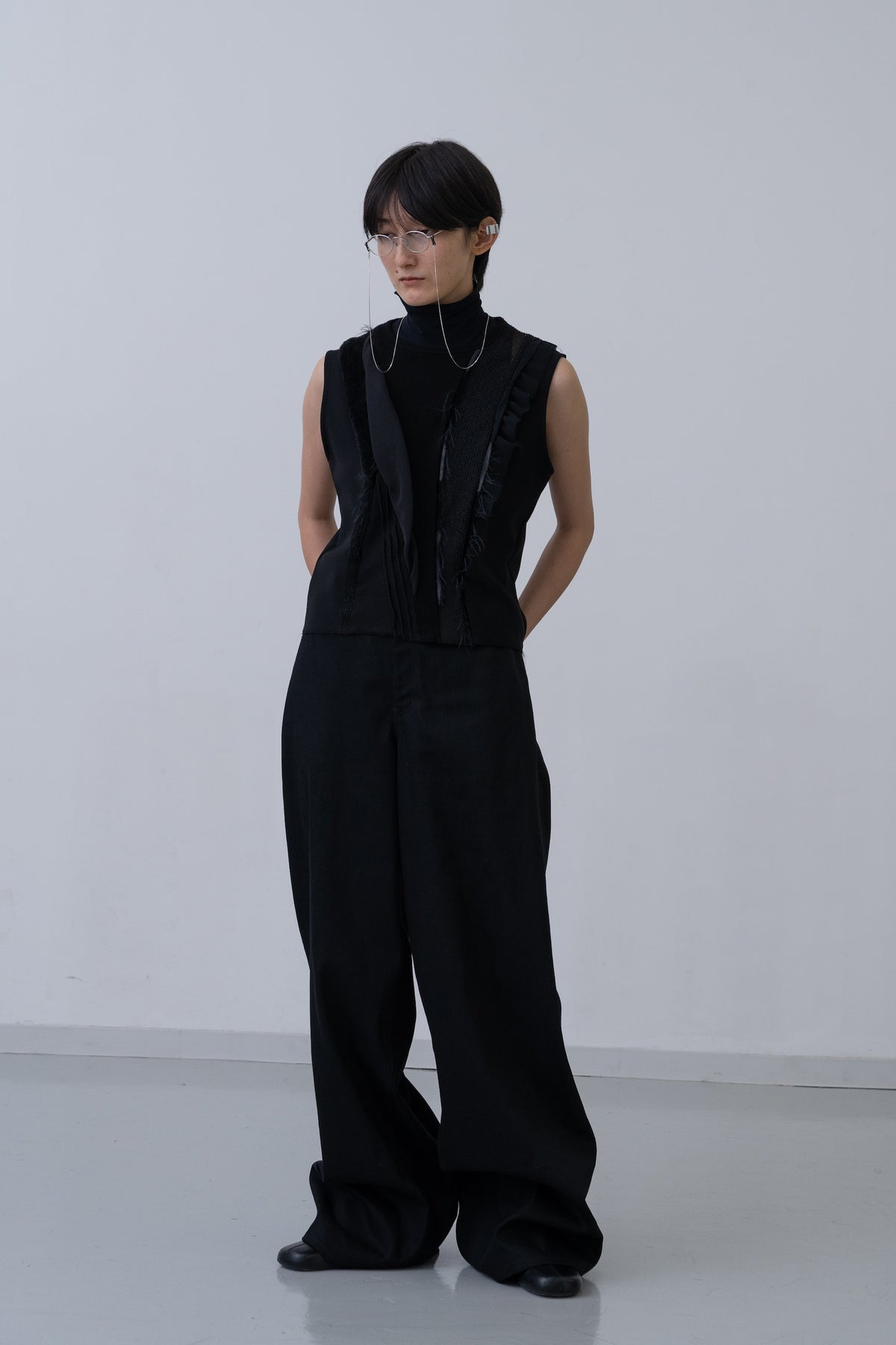 [PRE] Slash Solid Denim / black