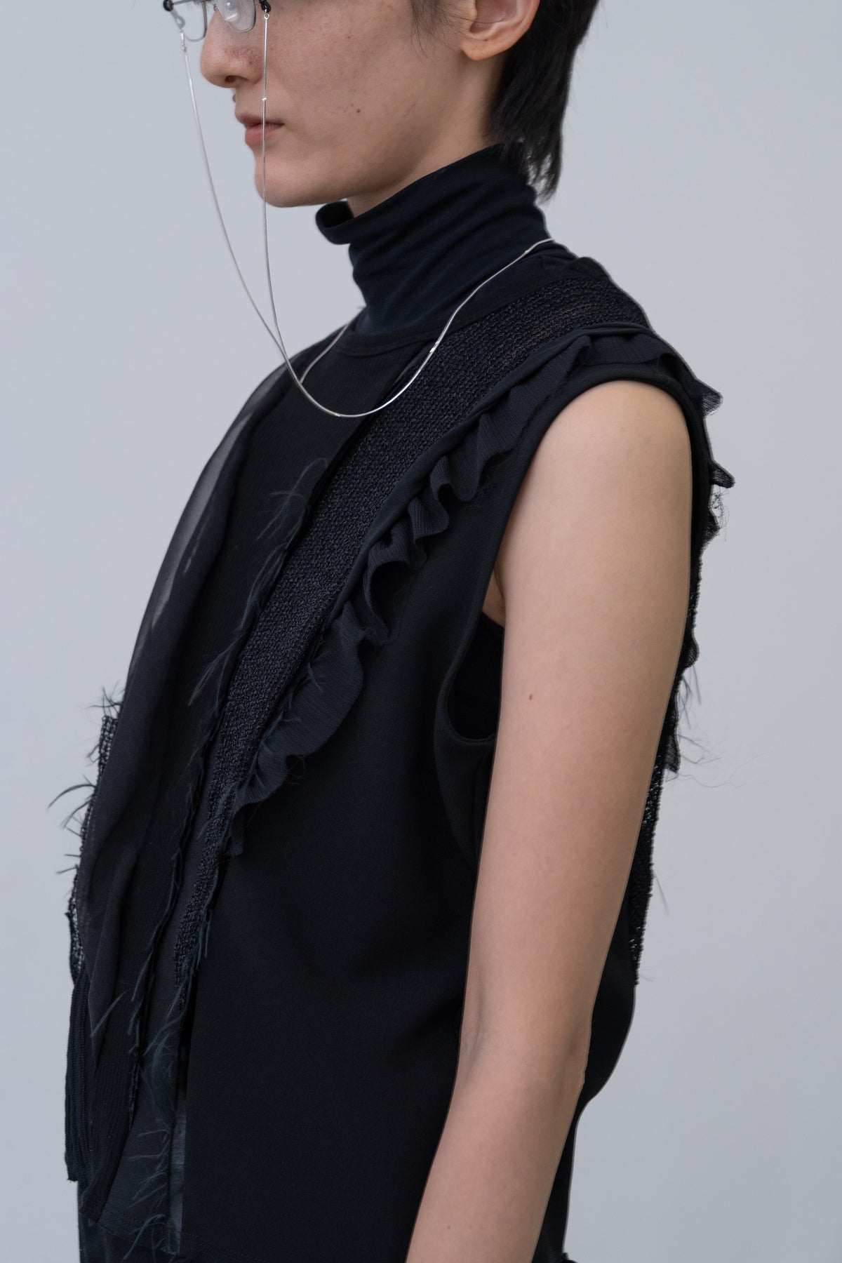 [PRE] Shapeshift Top / black