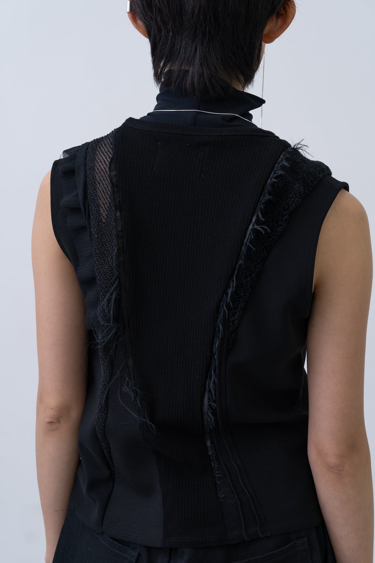 [PRE] Shapeshift Top / black