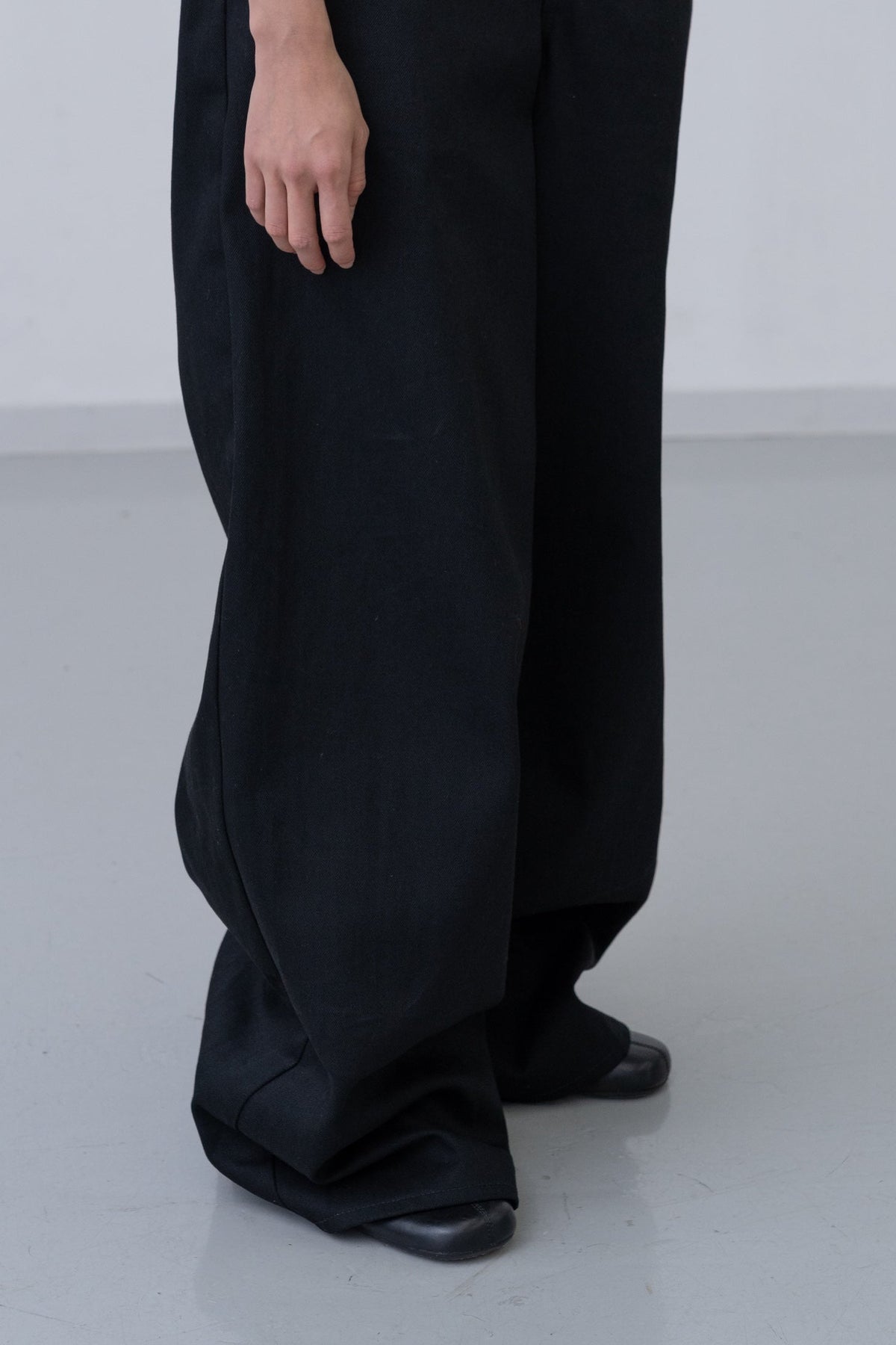 [PRE] Slash Solid Denim / black