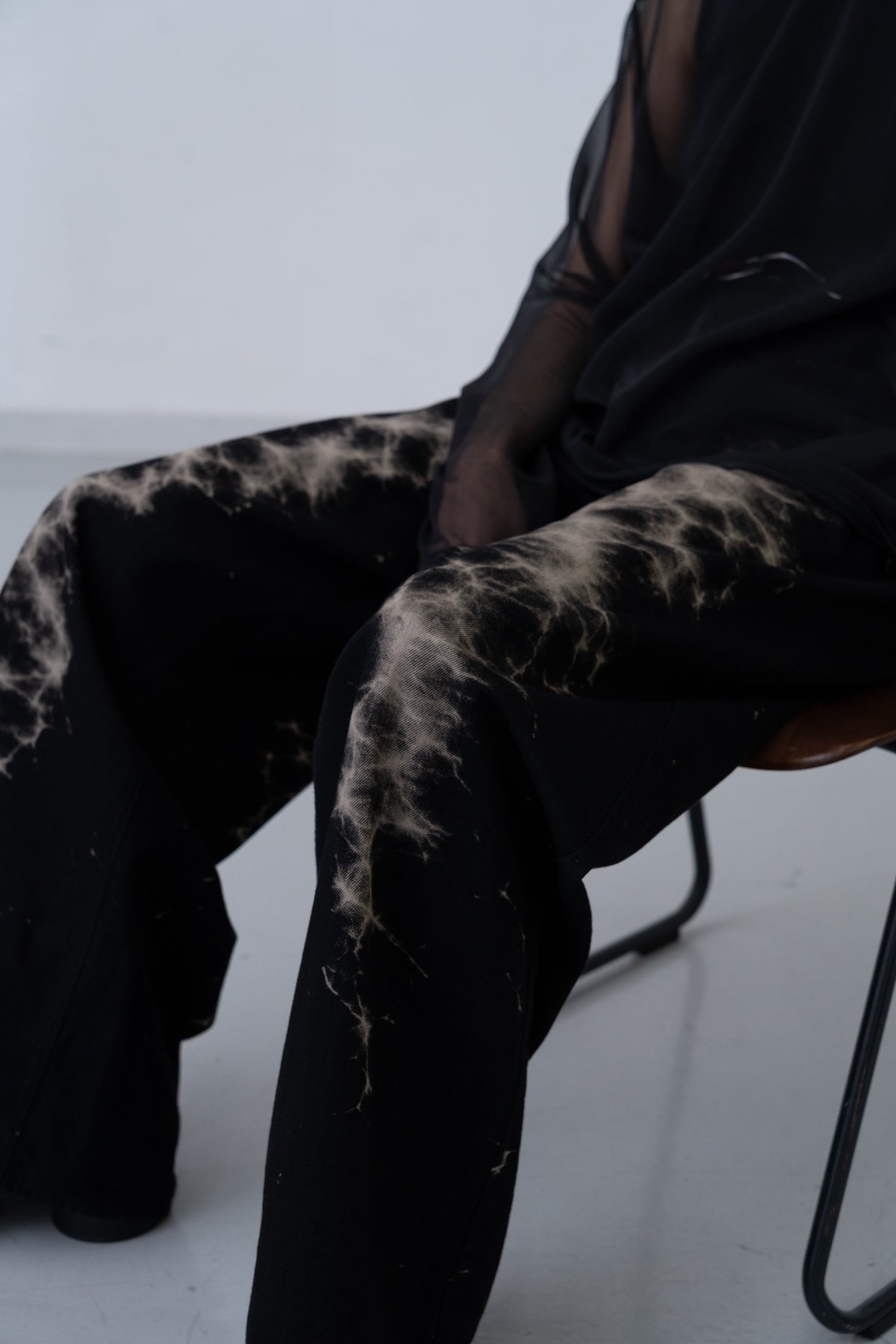 [PRE] Caustics Bleach Denim / black