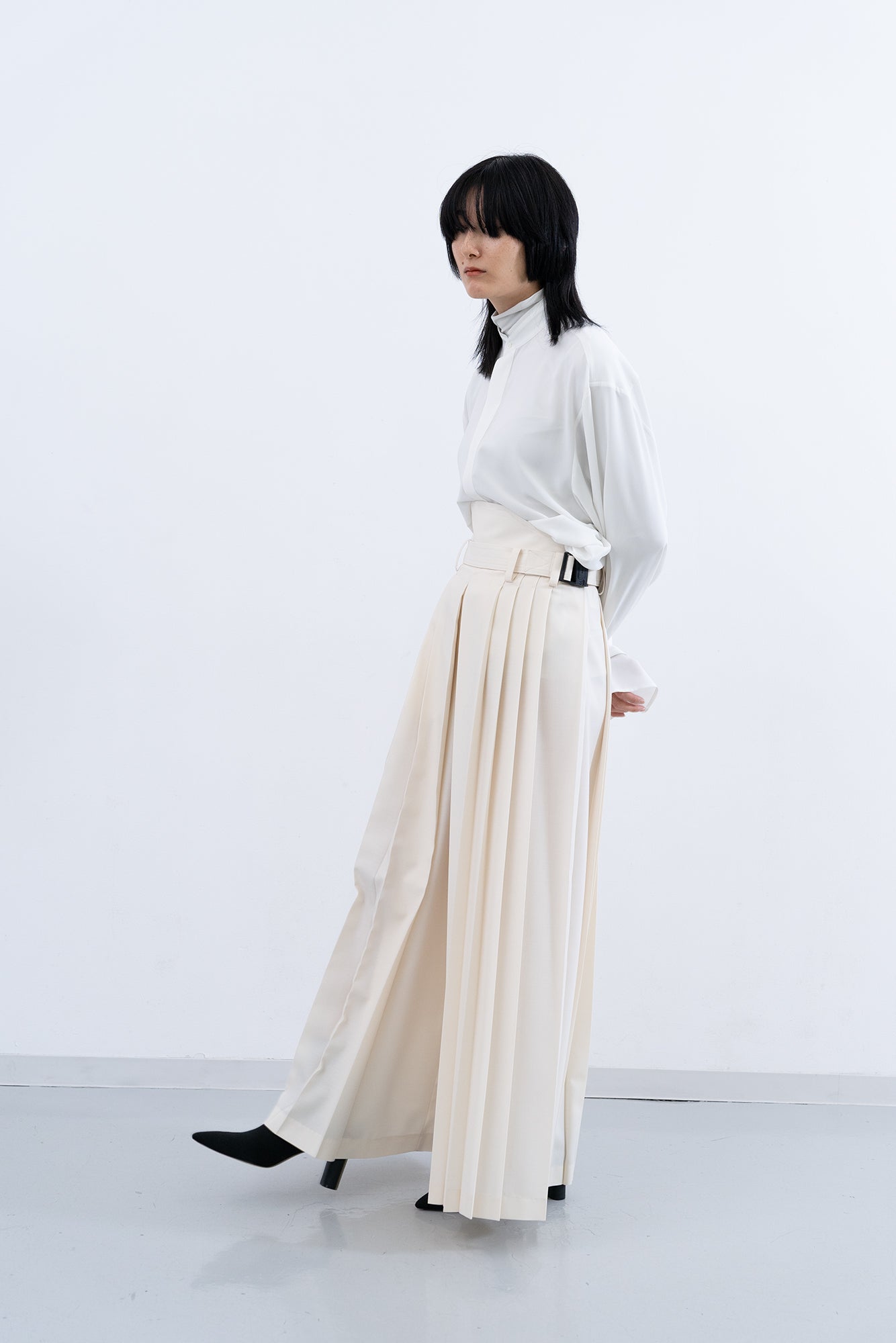 Hak Pleats Pants / ivory