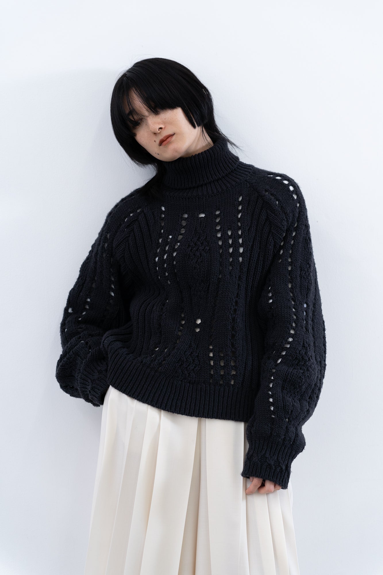 Allele Cable Sweater / charcoal