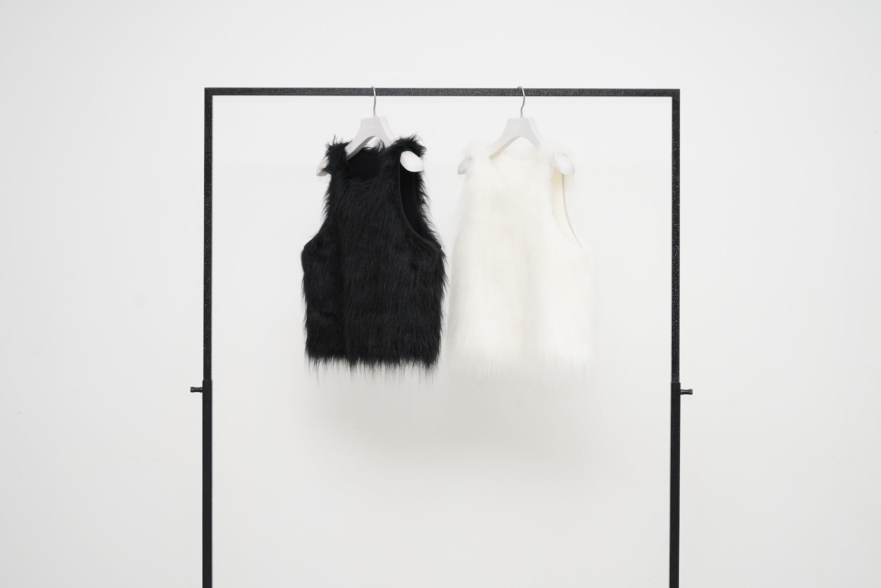 Synthetic Fur Vest / black