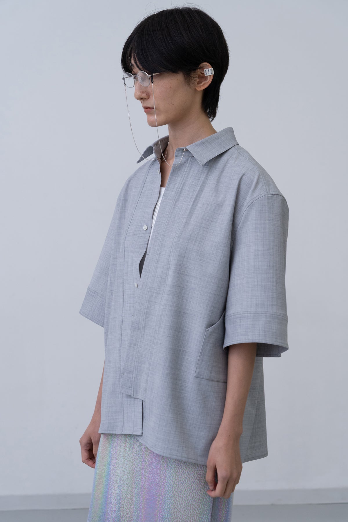 [PRE] Tri Front Shirt / grey