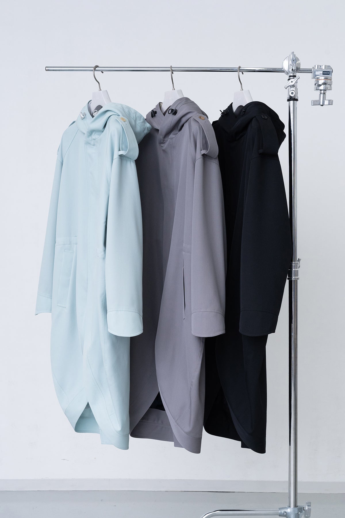 Disk Over Coat / black