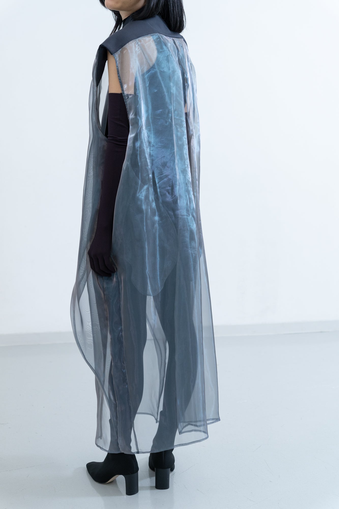 Tao Sheer Gown / navy