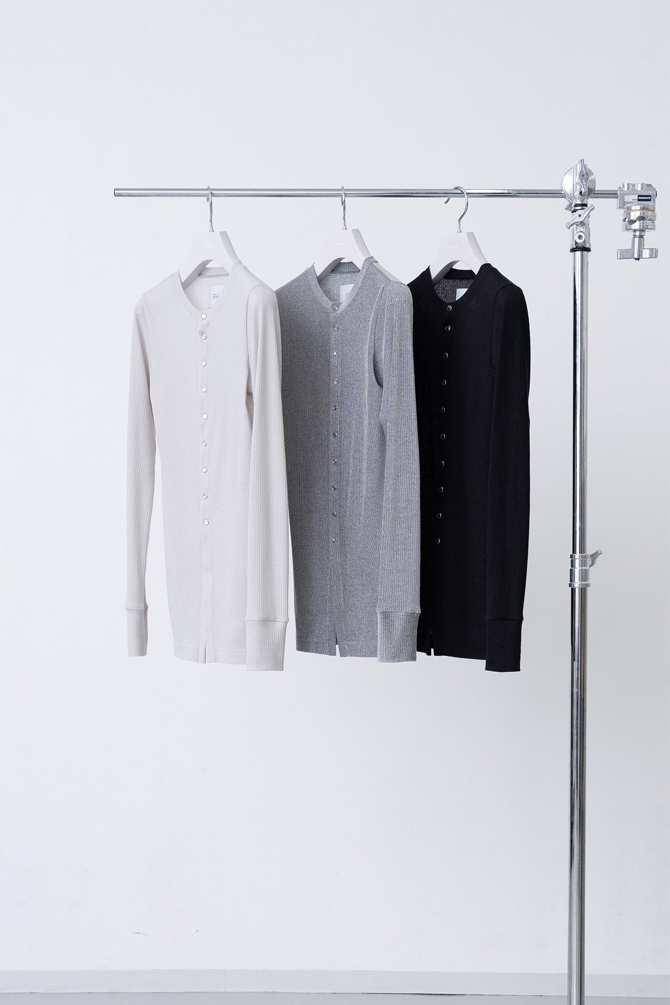 Pearl Dot Cardigan / grey